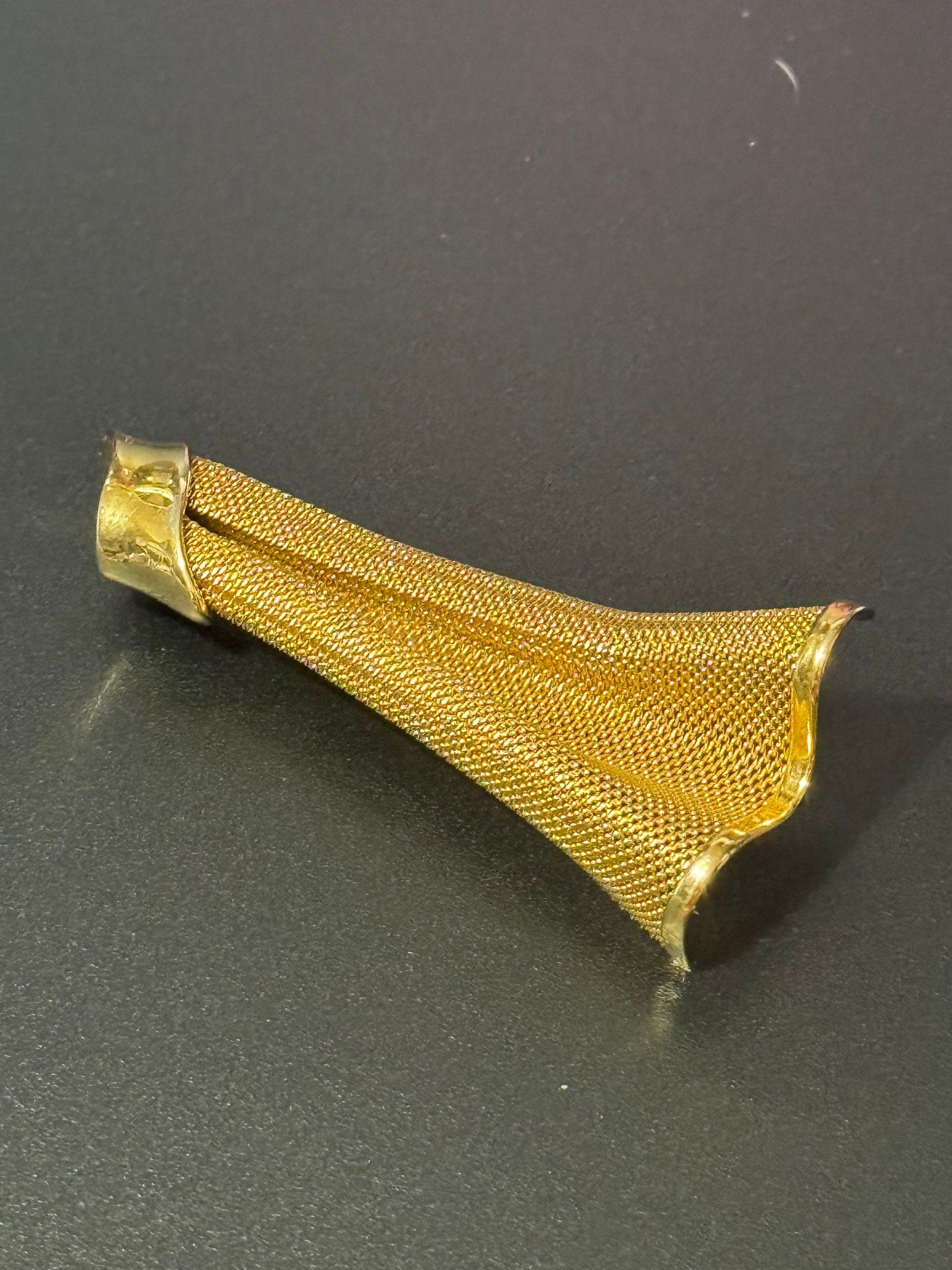 Vintage Signed GIVENCHY Gold mesh large classic designer Brooch 8cm