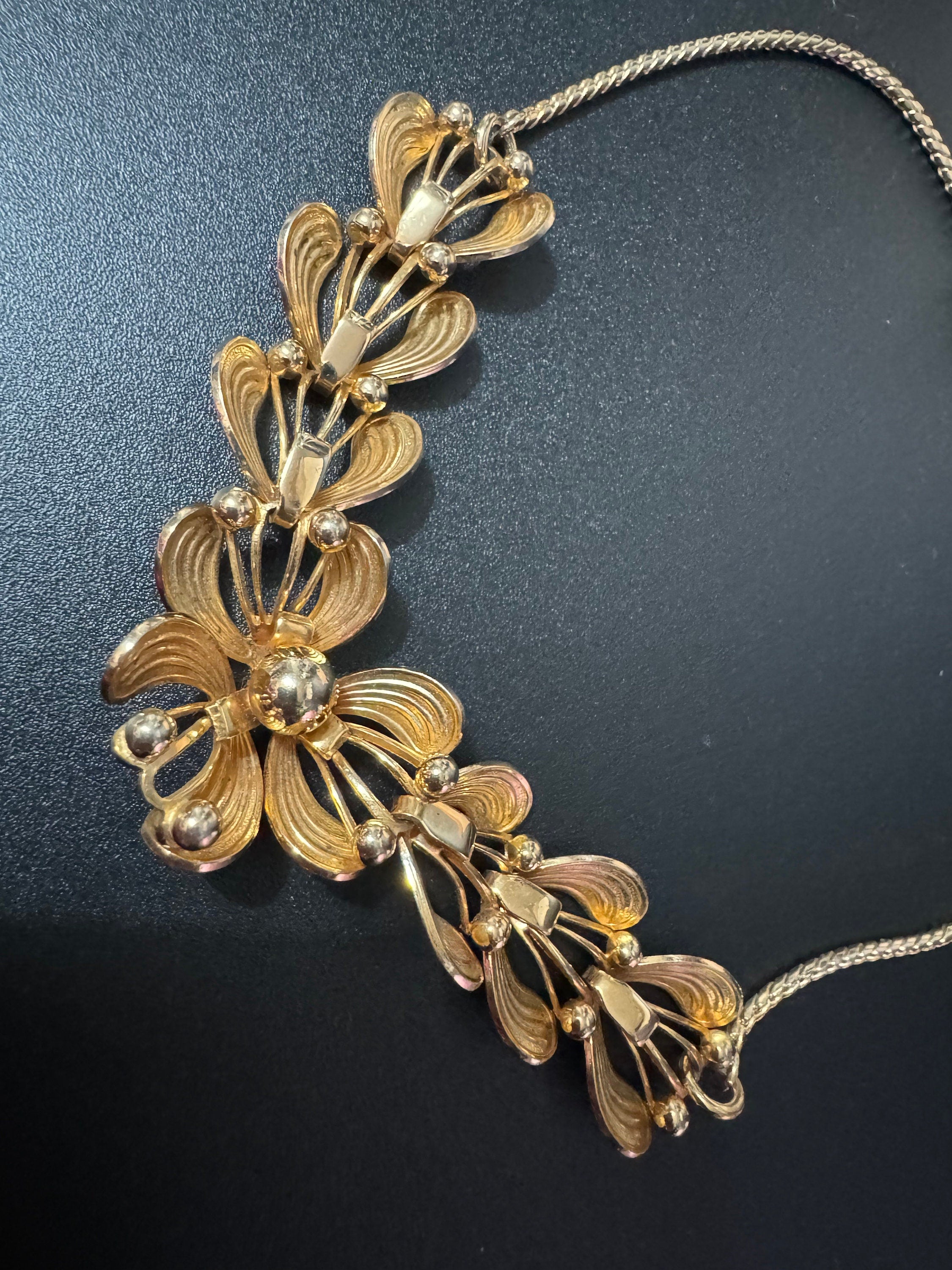 vintage Modernist gold tone raised 3d floral leaf choker necklace 36-42cm chain