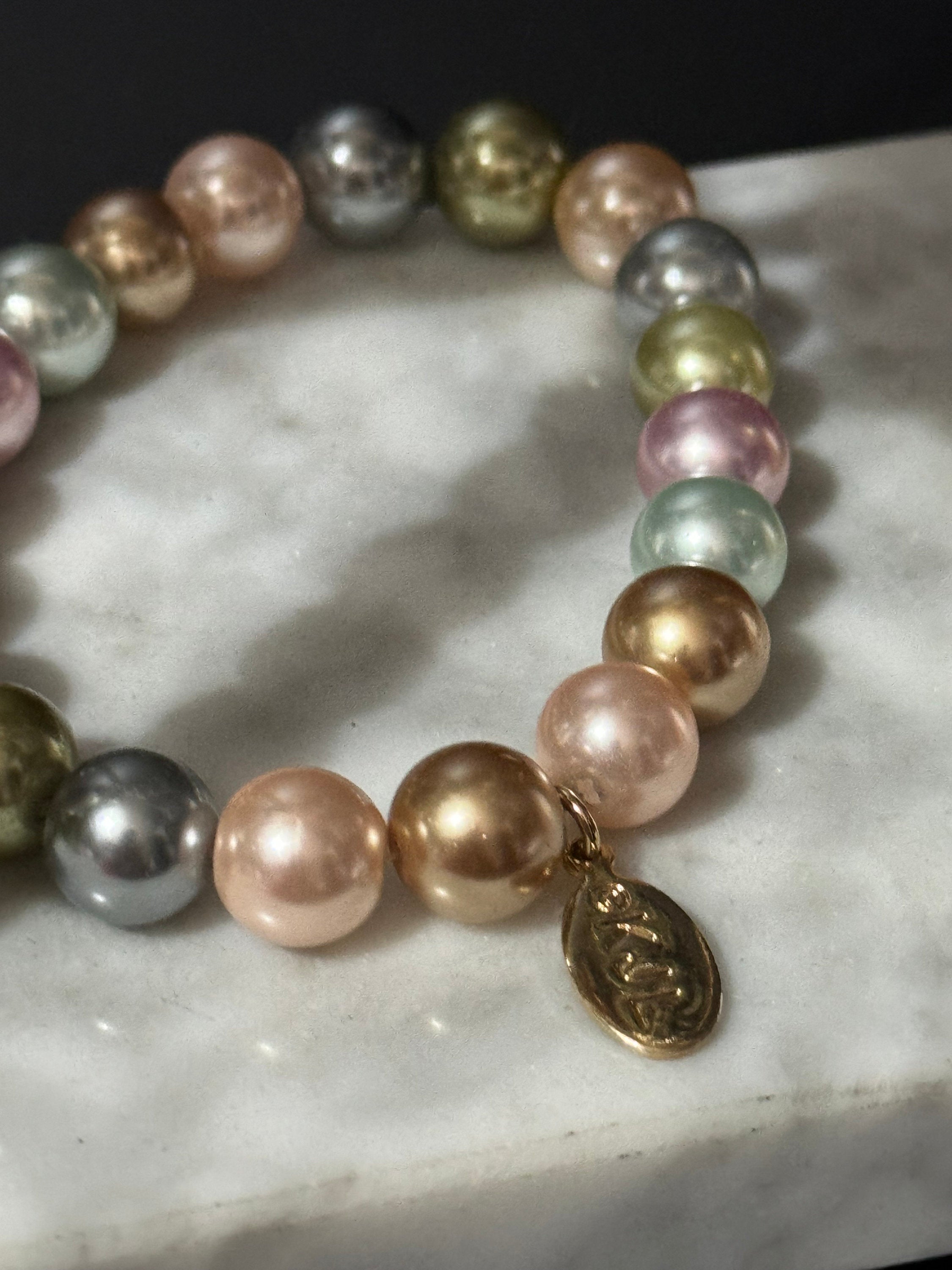 Signed KJL Set of 10 beaded glass pearl bracelets grey pink white Kenneth jay lane