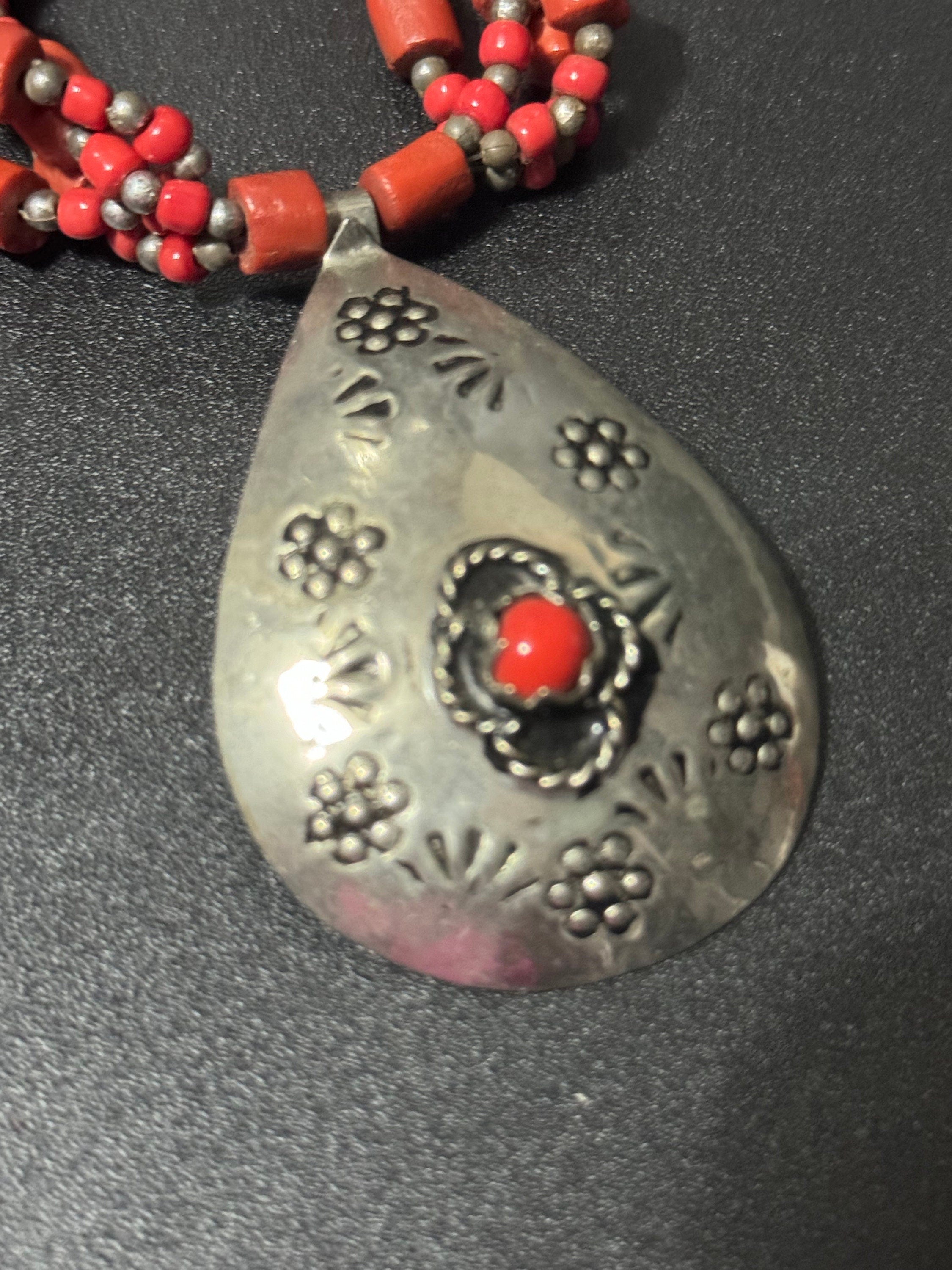 Retro Eastern beaded necklace with Red gemstones and teardrop pendant