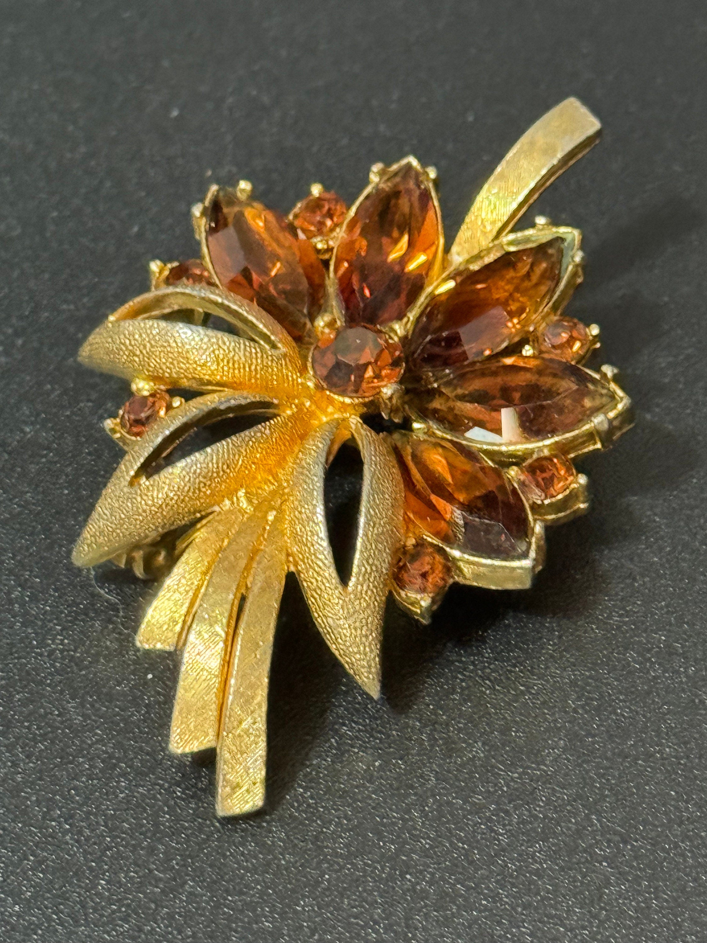 vintage gold tone brown cognac glass Rhinestone floral brooch