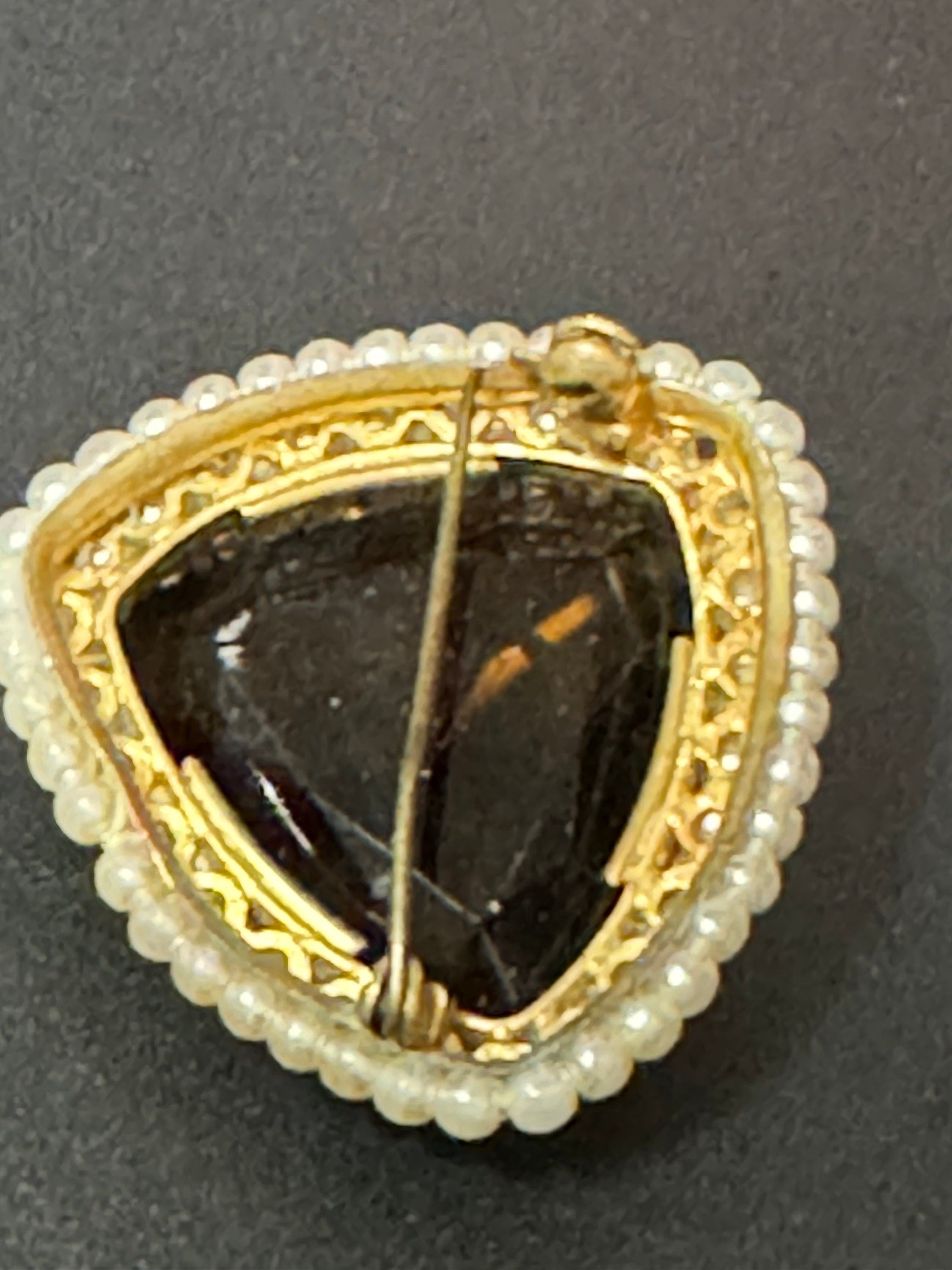 vintage gold tone triangle brown cognac glass brooch with faux seed pearls
