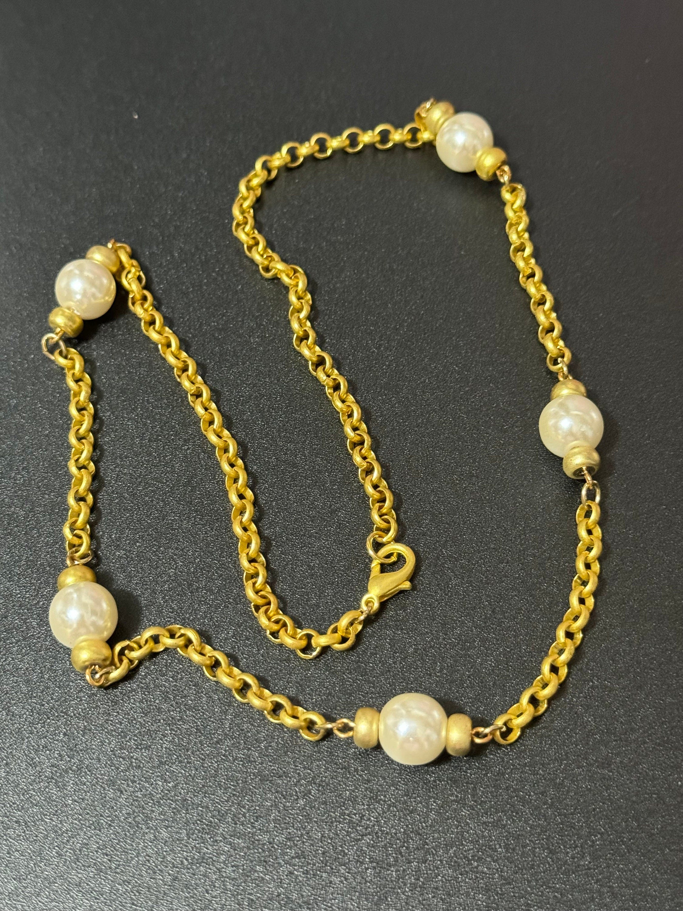 Vintage faux Pearl Matt gold tone station link Necklace