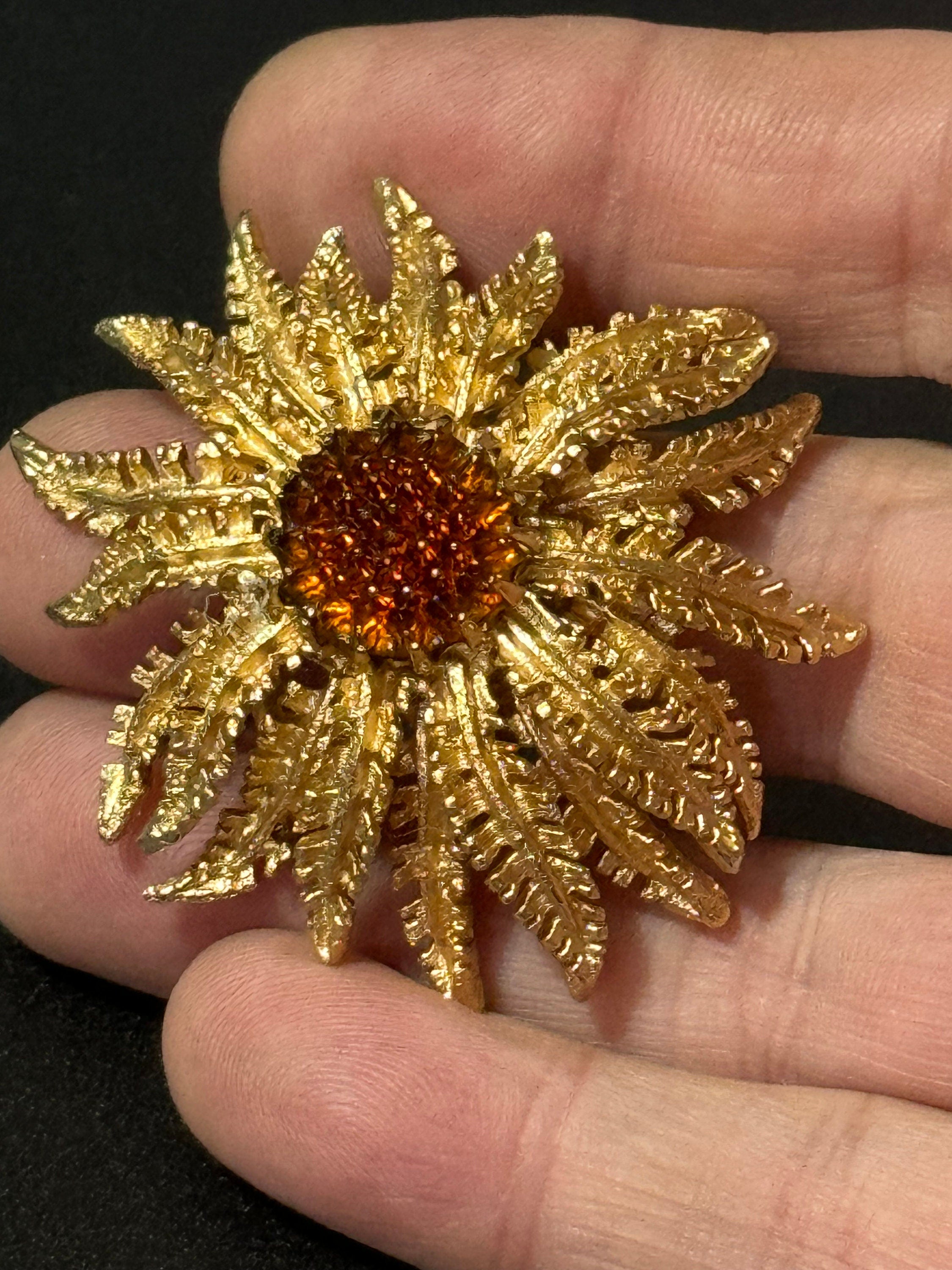 Signed Sarah Coventry Large 5cm gold tone floral brooch with topaz brown glass