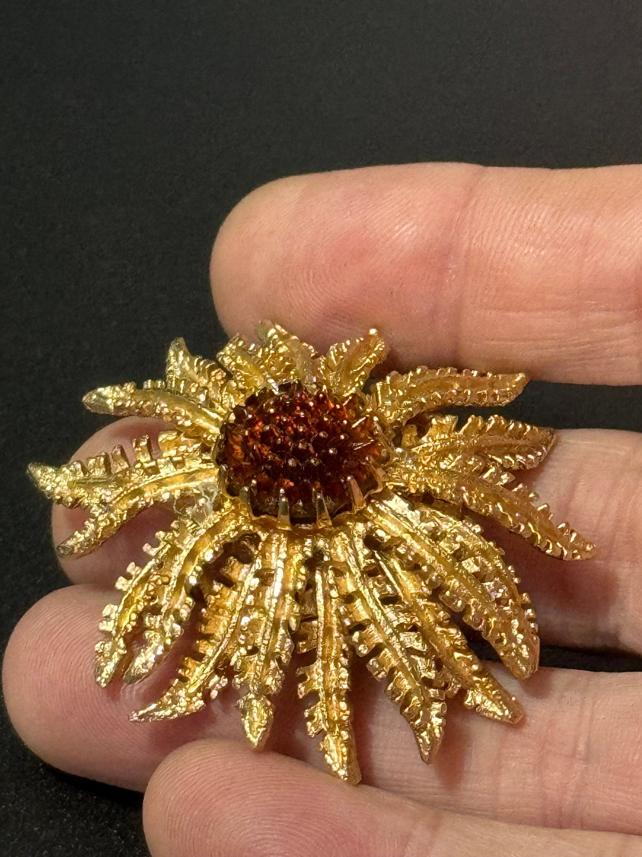 Signed Sarah Coventry Large 5cm gold tone floral brooch with topaz brown glass