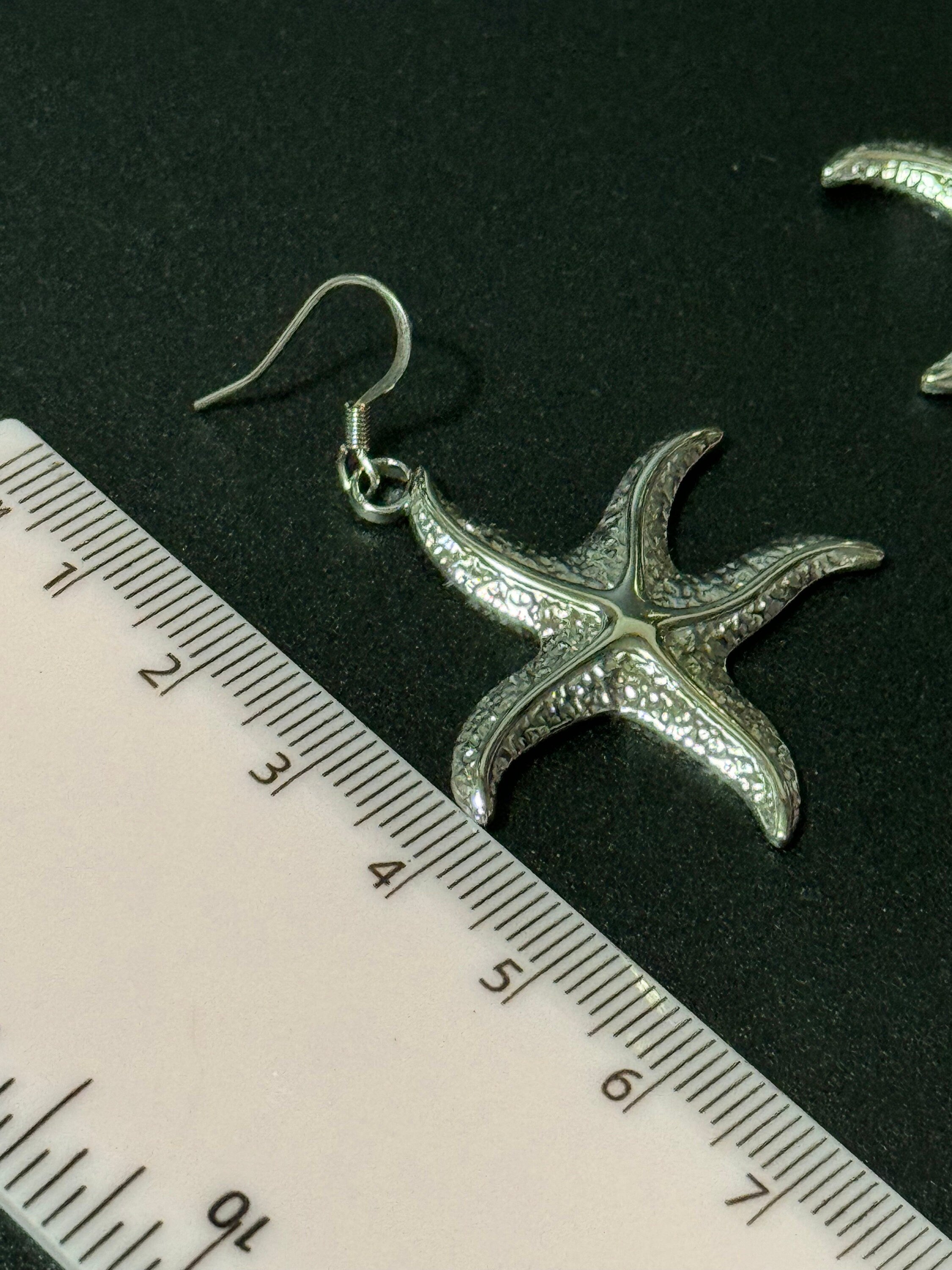 Nautical Oversized silver tone starfish small drop earrings pierced ears