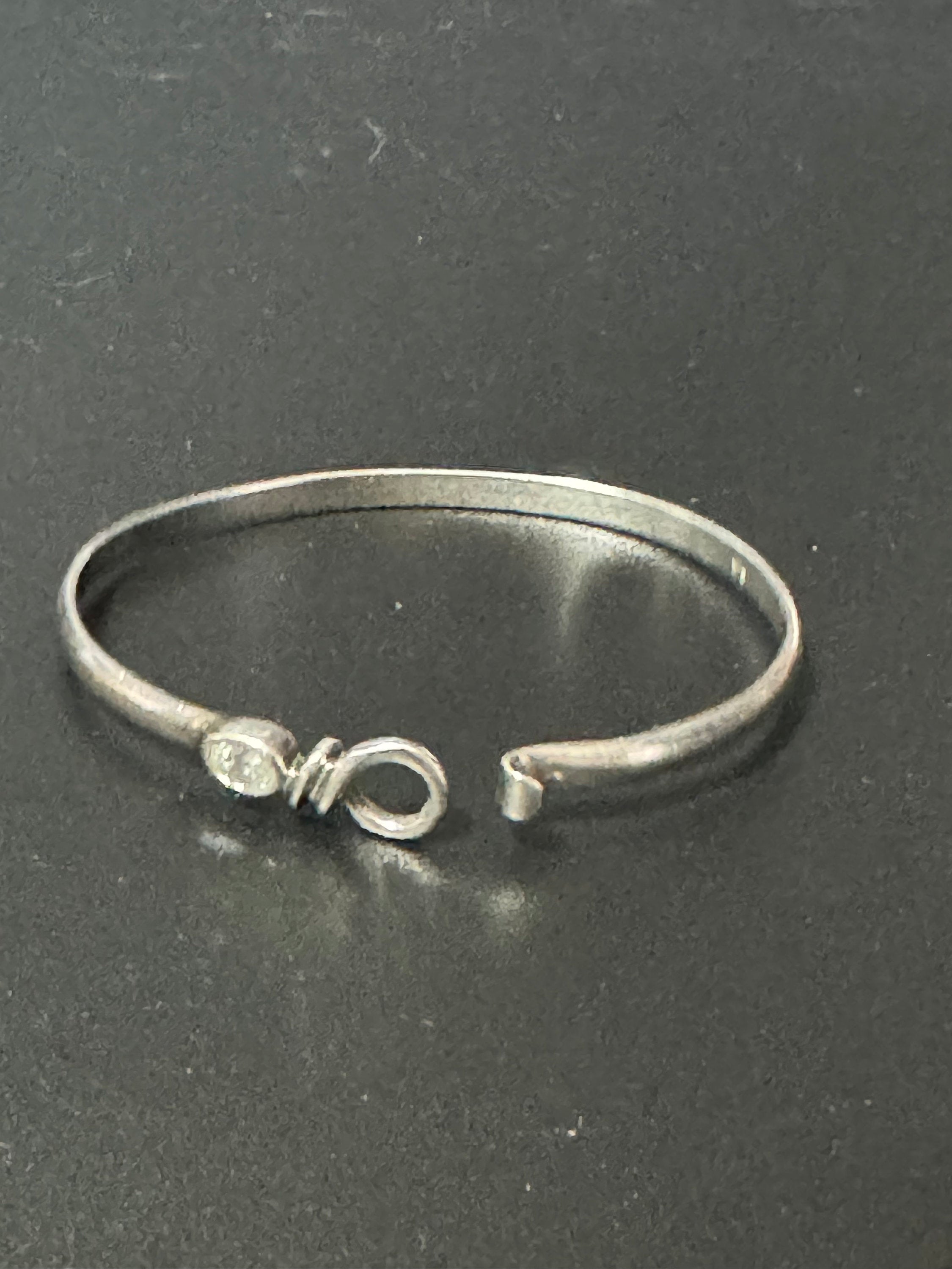 Vintage 925 Sterling silver gem set clear Diamanté crystal rhinestone set slim bangle bracelet 13.6 grams