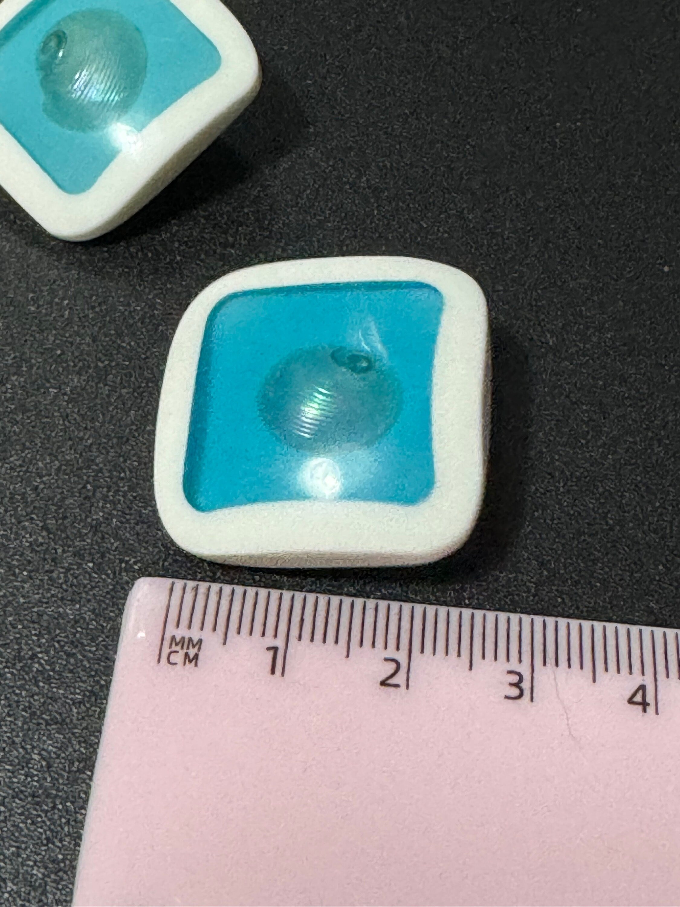 2.5cm kitsch nautical vintage white and blue square plastic seashell Clip On Earrings