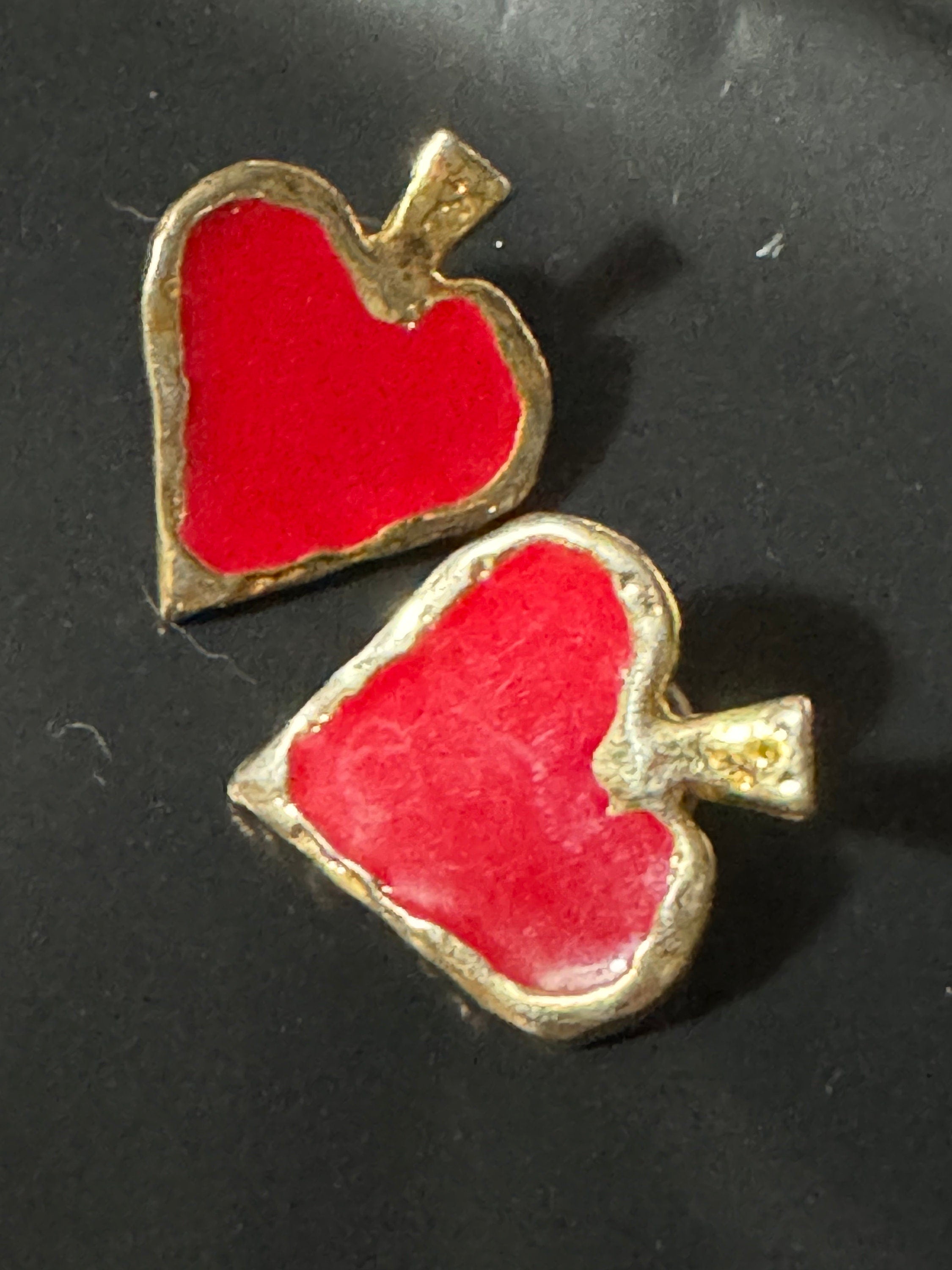 Bridge players spades playing cards vintage Gold tone bright Red enamel pair stud earrings pierced