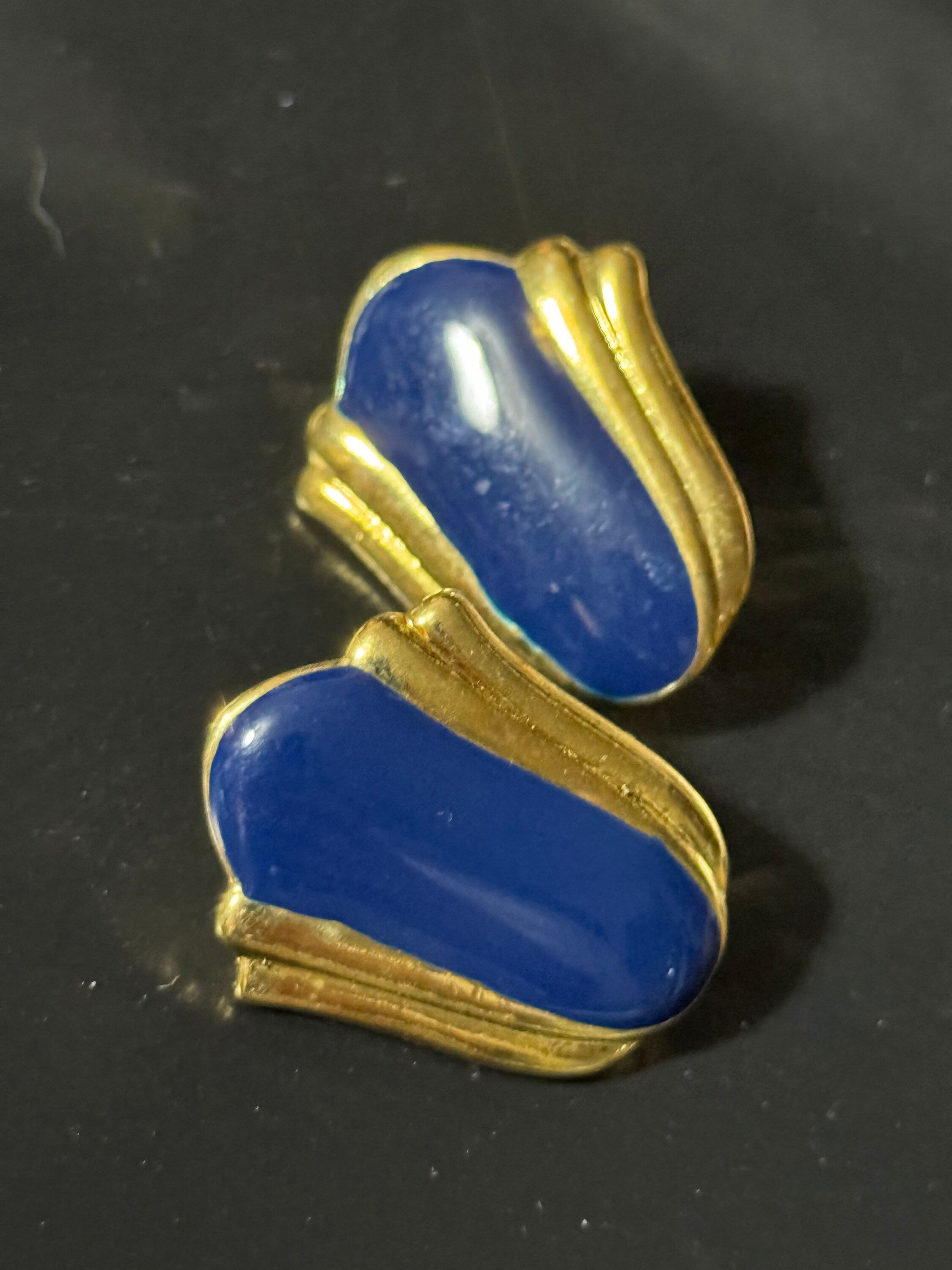 Vintage Gold tone dark navy Blue enamel pair stud earrings pierced