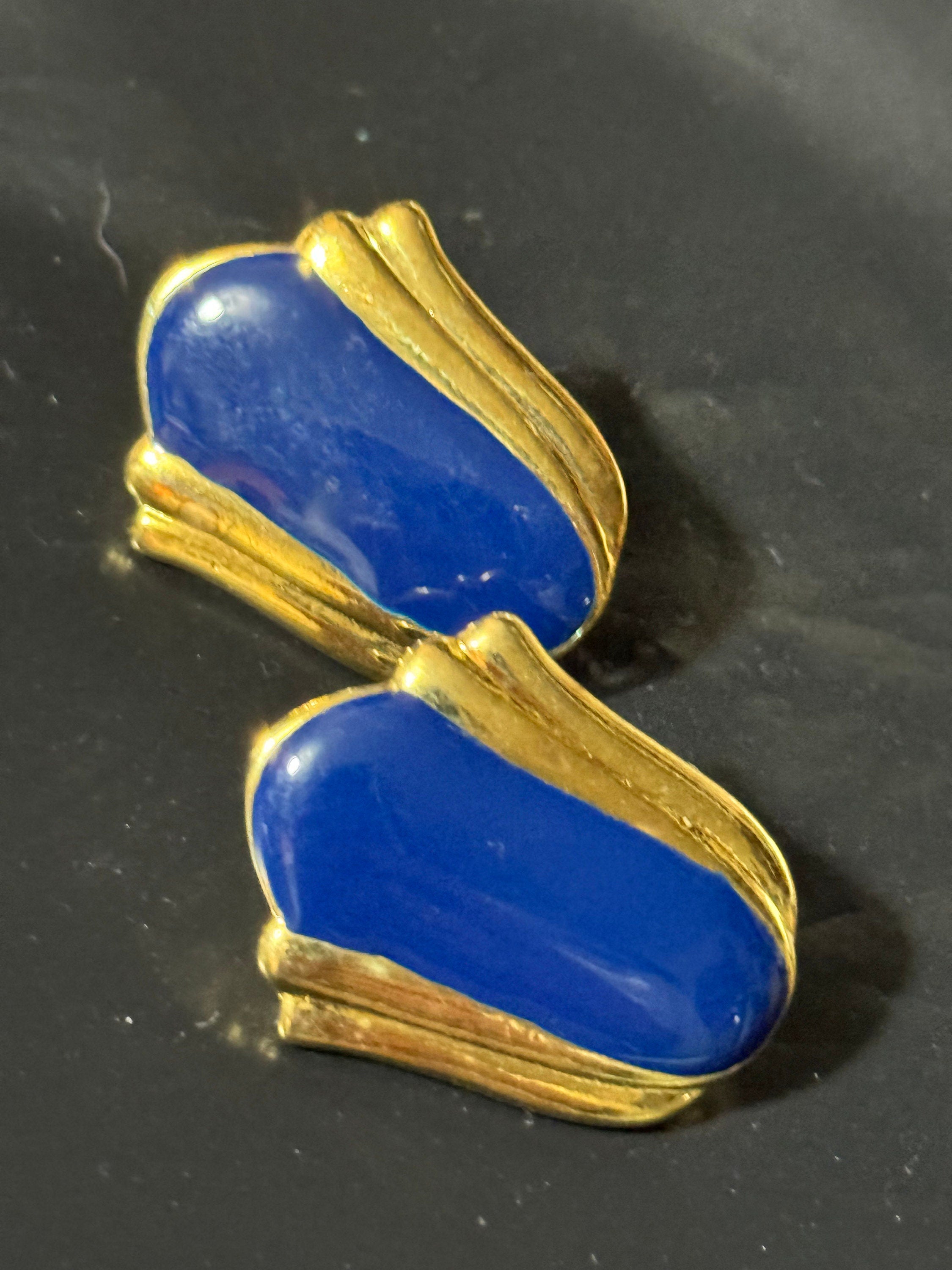 Vintage Gold tone dark navy Blue enamel pair stud earrings pierced