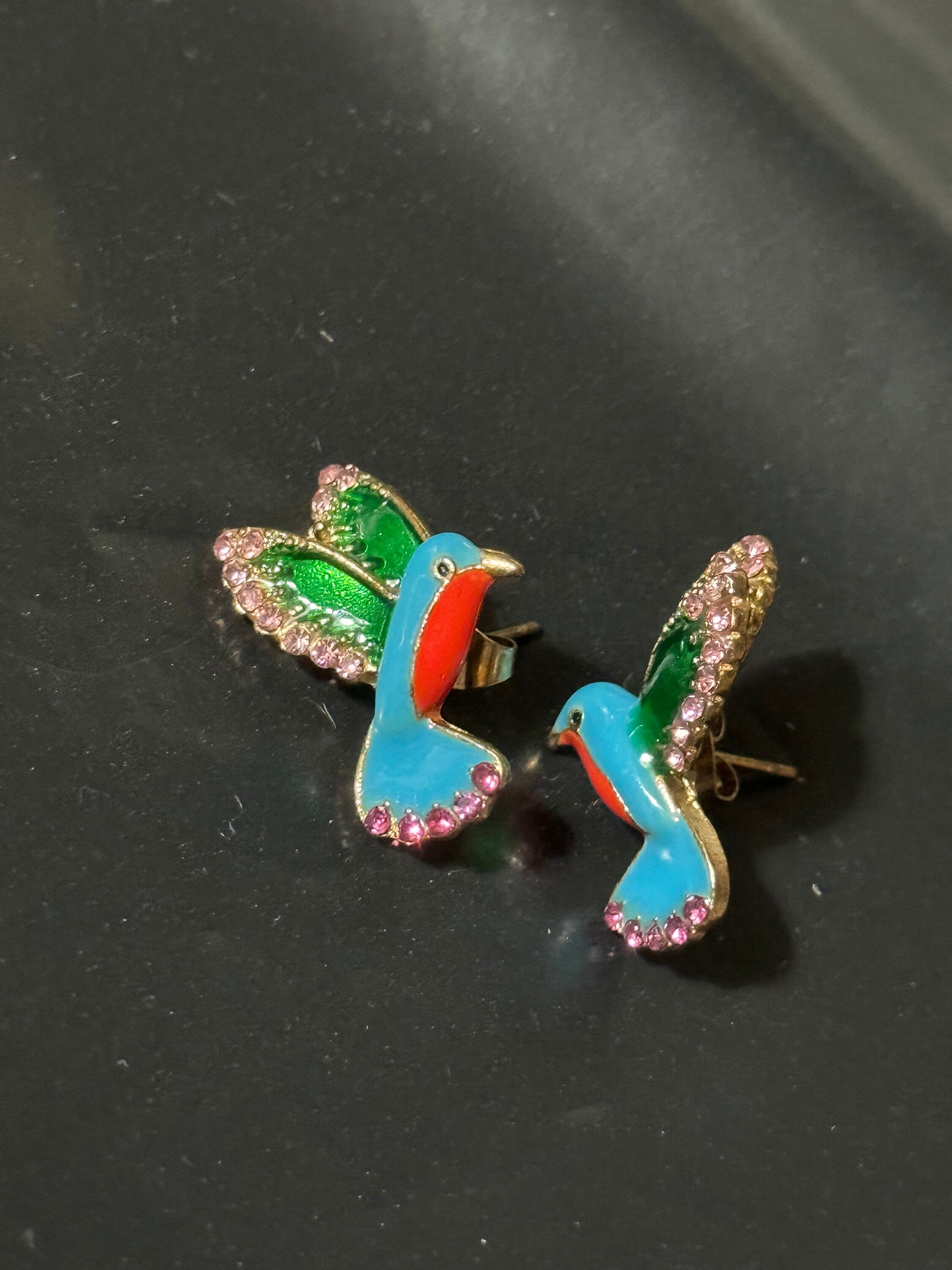 Sweet Turquoise Blue red kingfisher birds enamel pair stud earrings Vintage Gold tone