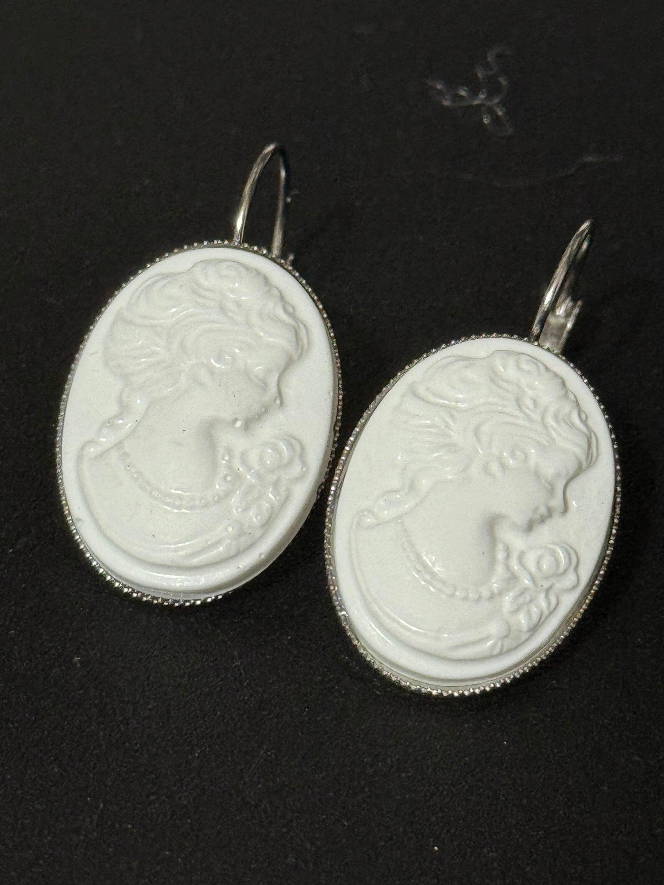 Vintage style handmade white cameo brooch with antique silver tone ornate frame