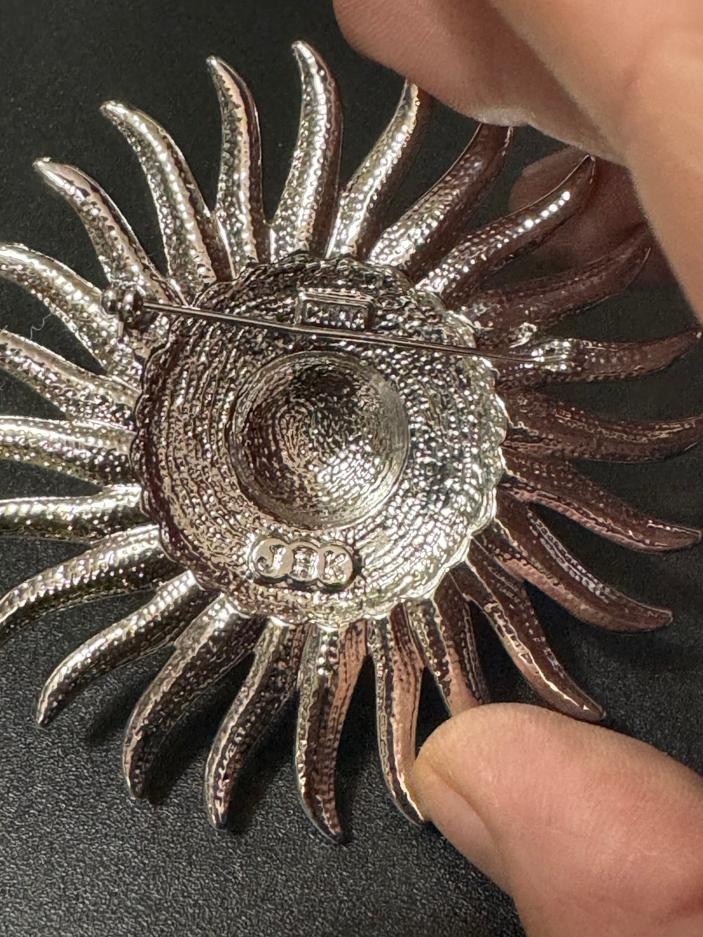 Oversized signed JBK Camrose & Kross Jacqueline Kennedy Silver tone clear rhinestone large star sun brooch