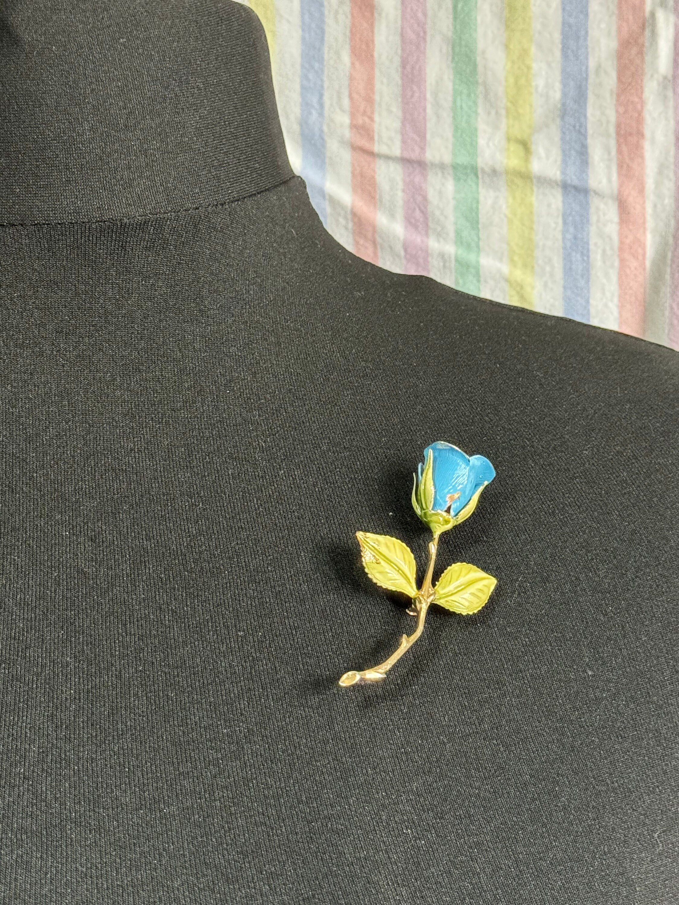 Vintage large 7cm gold tone blue enamel rose brooch