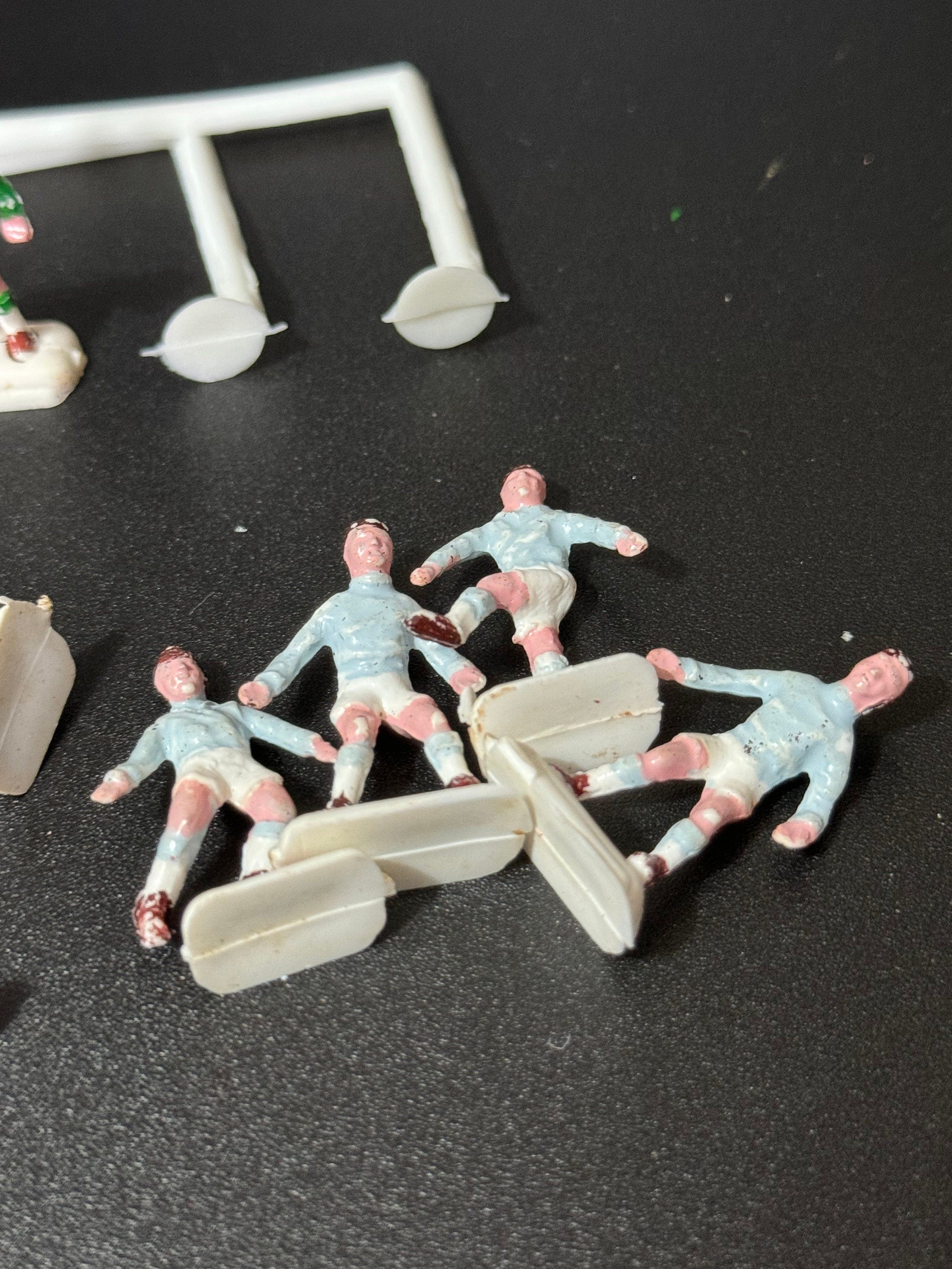Vintage retro boys dads men’s football team cake toppers players ref and goals football cake birthday
