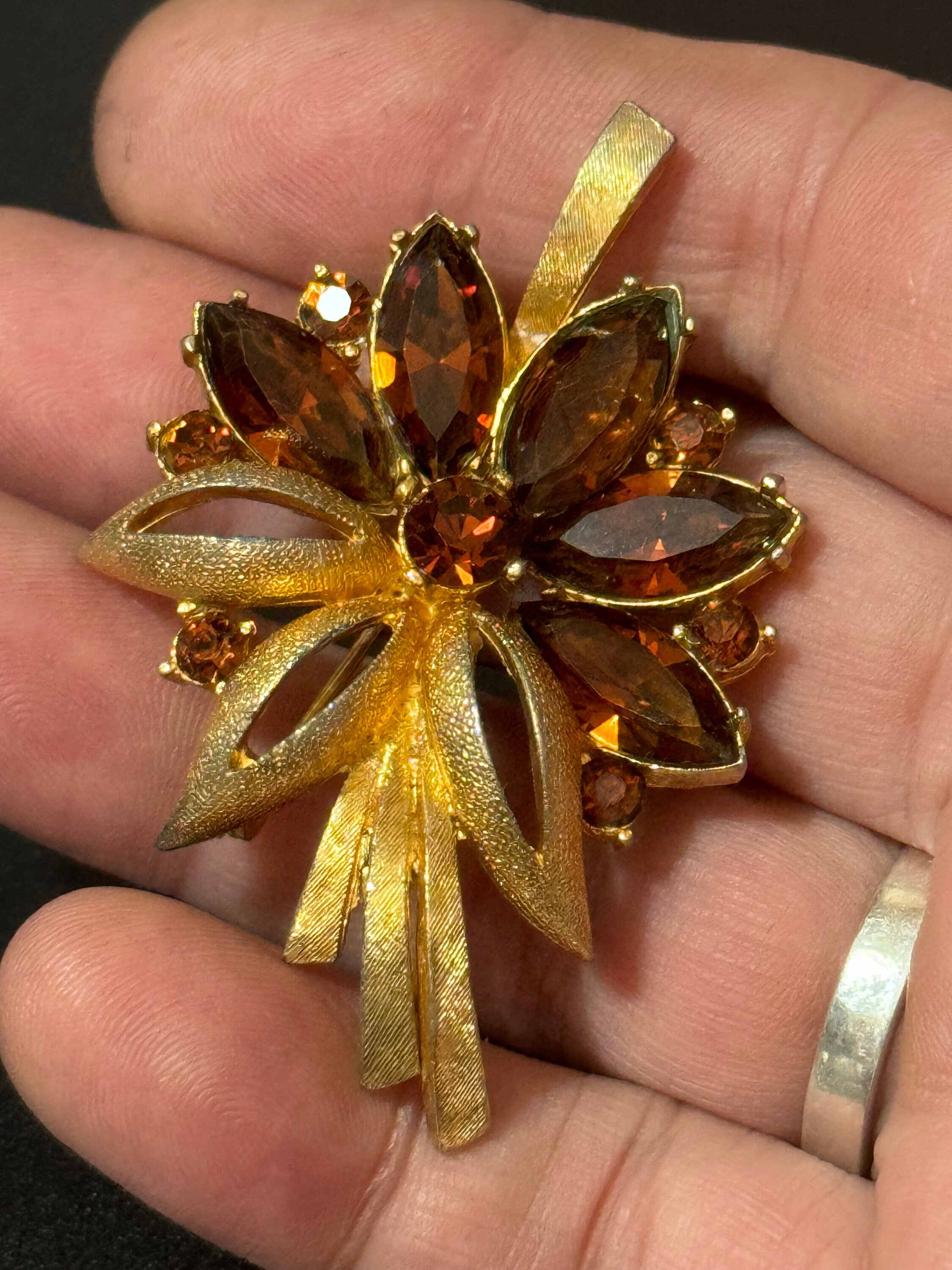 vintage gold tone brown cognac glass Rhinestone floral brooch