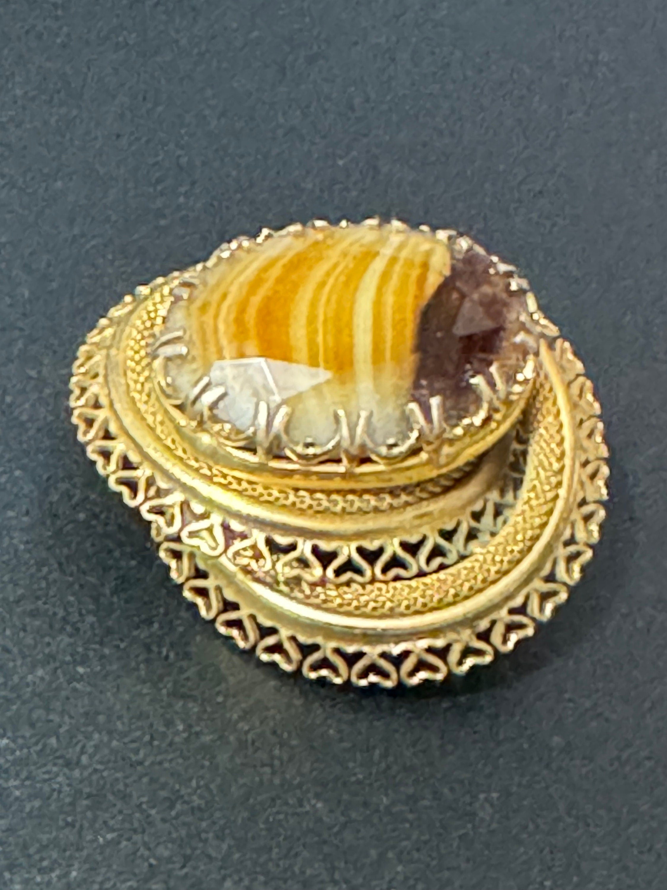 Gold mesh swirl brooch large brown faux marble agate glass vintage 5cm large