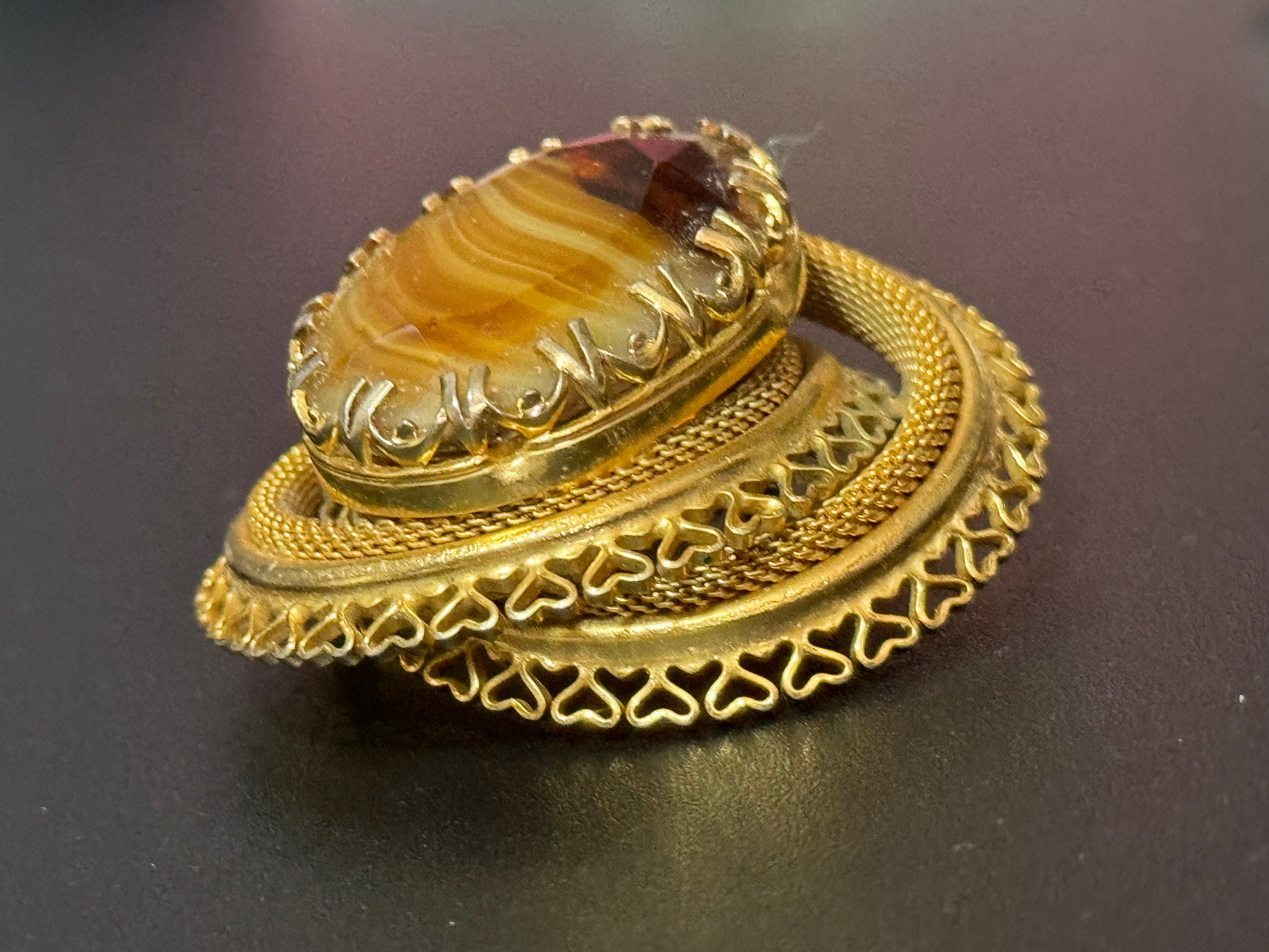 Gold mesh swirl brooch large brown faux marble agate glass vintage 5cm large