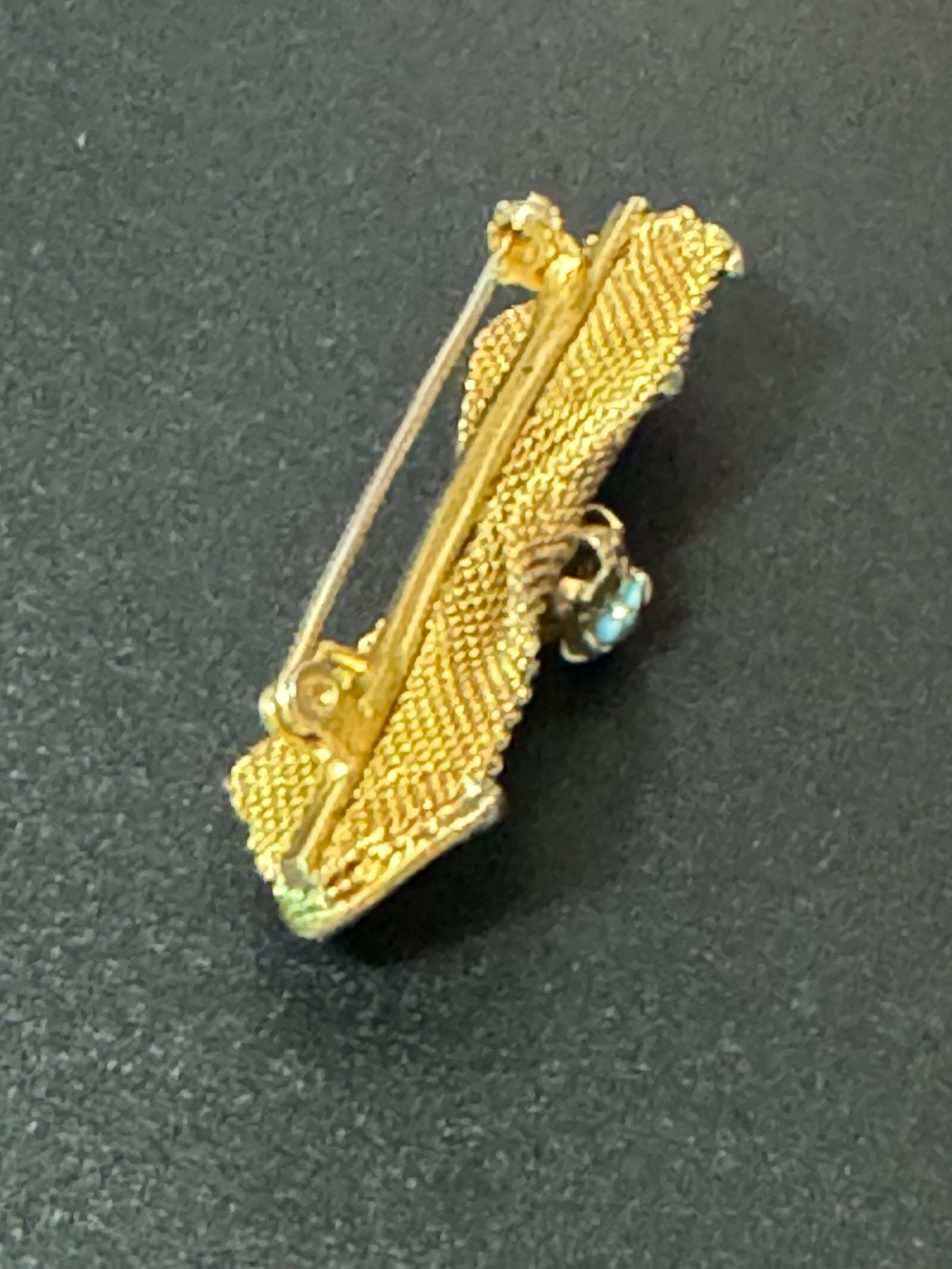 vintage modernist mid century gold tone mesh turquoise beaded abstract bar bow brooch 5cm 1960s 1970s