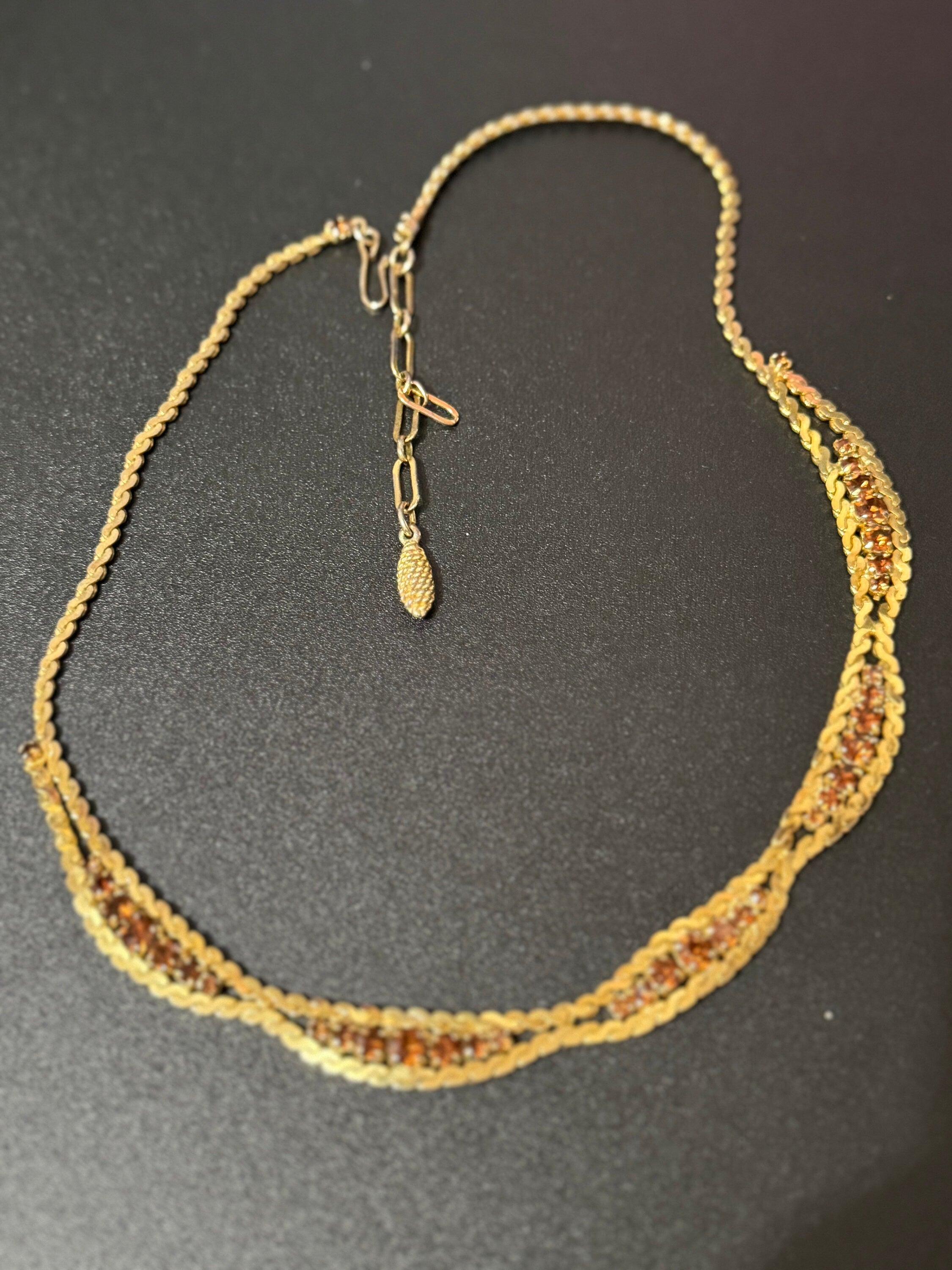 Brown cognac glass diamanté mesh serpentine necklace Vintage gold tone