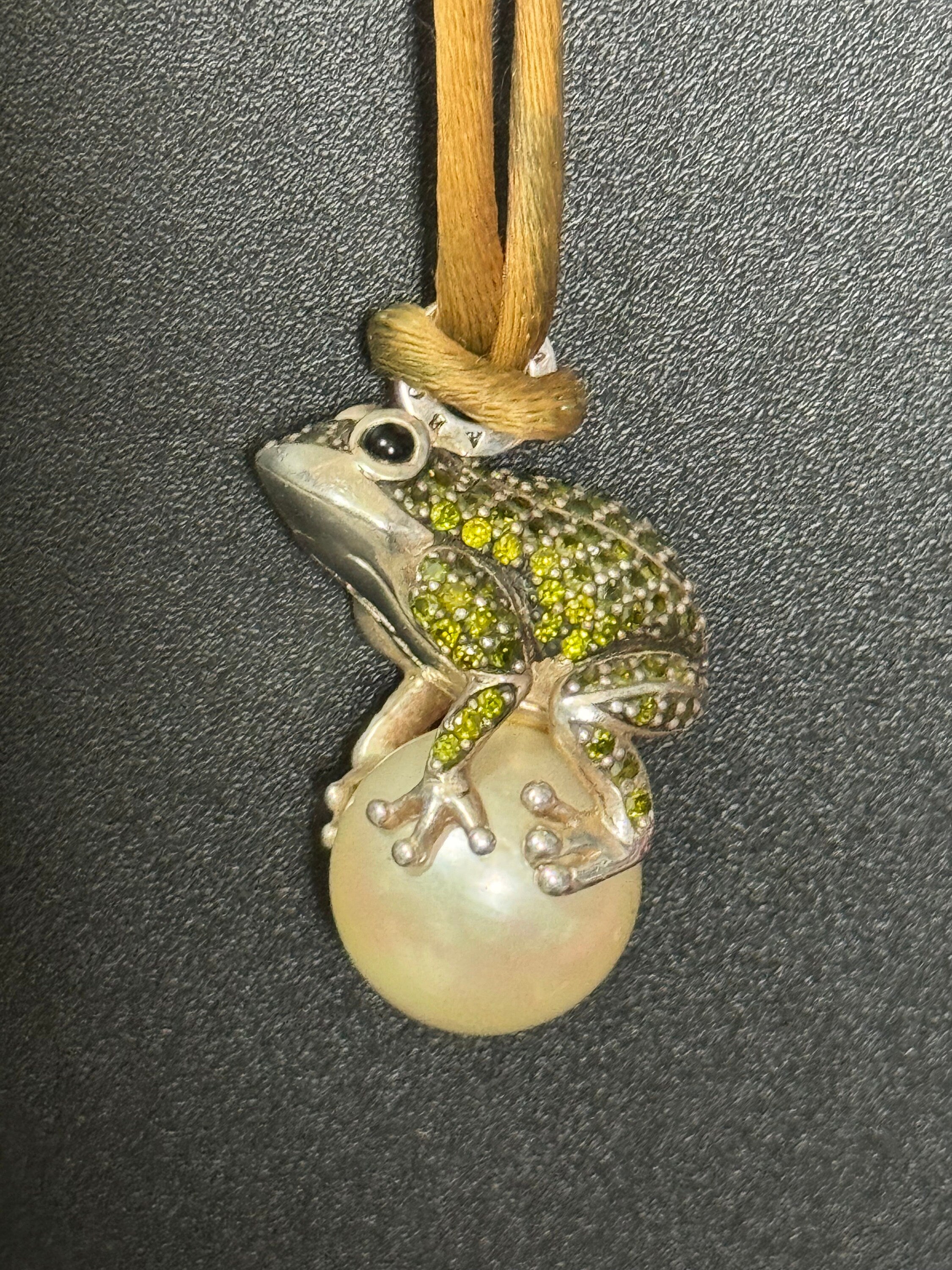 Thomas Sabo 925 sterling silver Frog Prince on a pearl pendant necklace,  designer jewellery