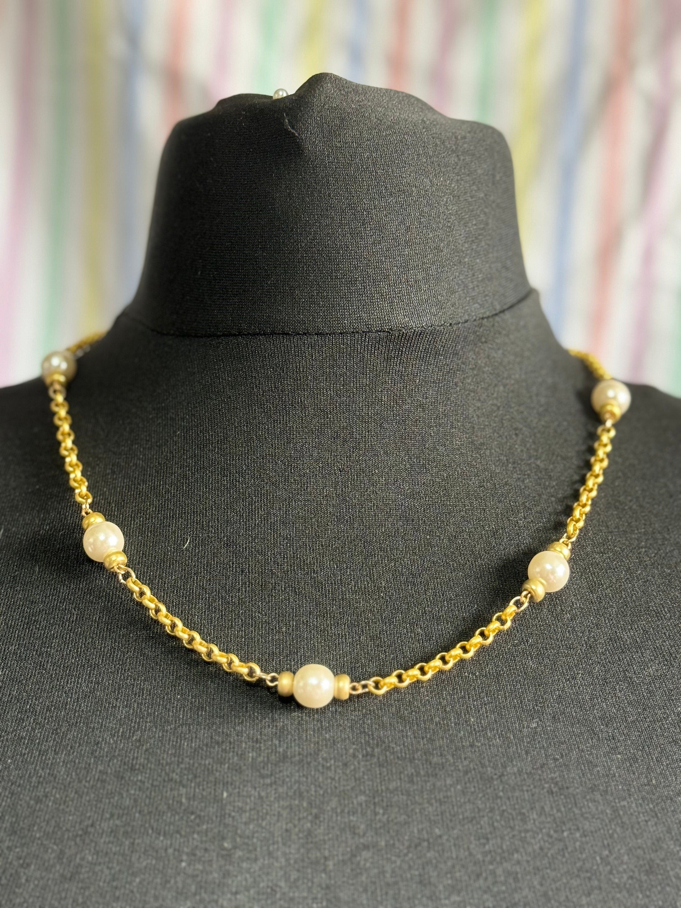 Vintage faux Pearl Matt gold tone station link Necklace