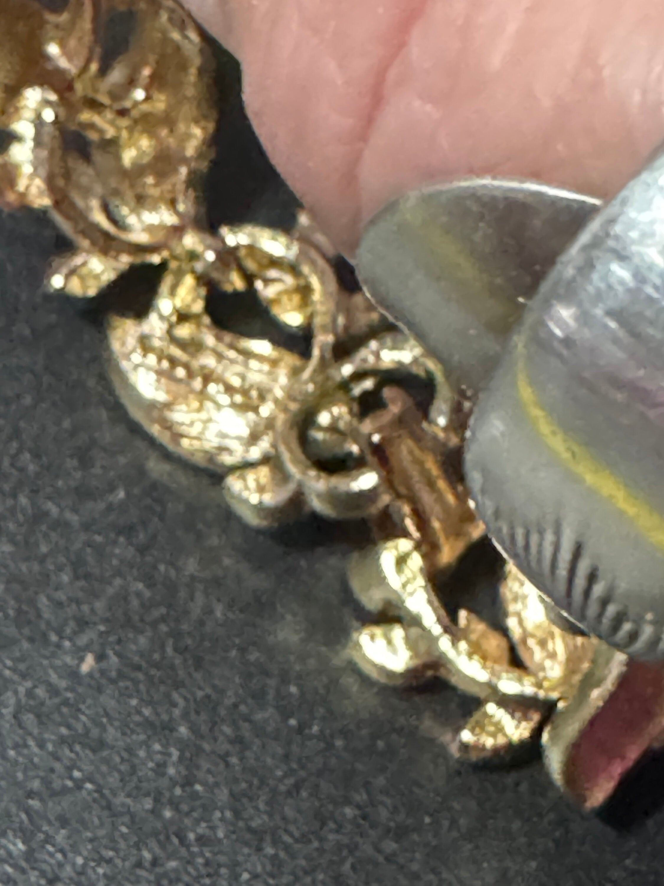 Signed Hollywood vintage Panel link gold tone leaves floral bracelet