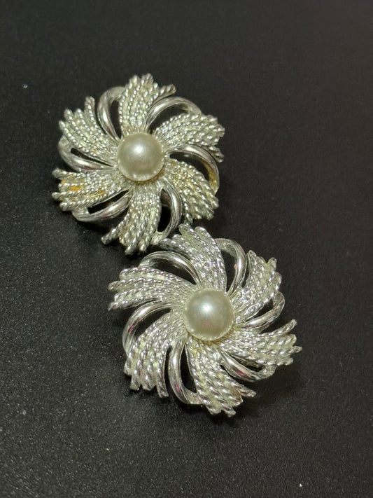 Signed SARAH COV signed Silver tone faux pearl Clip on floral stud earrings 1960s