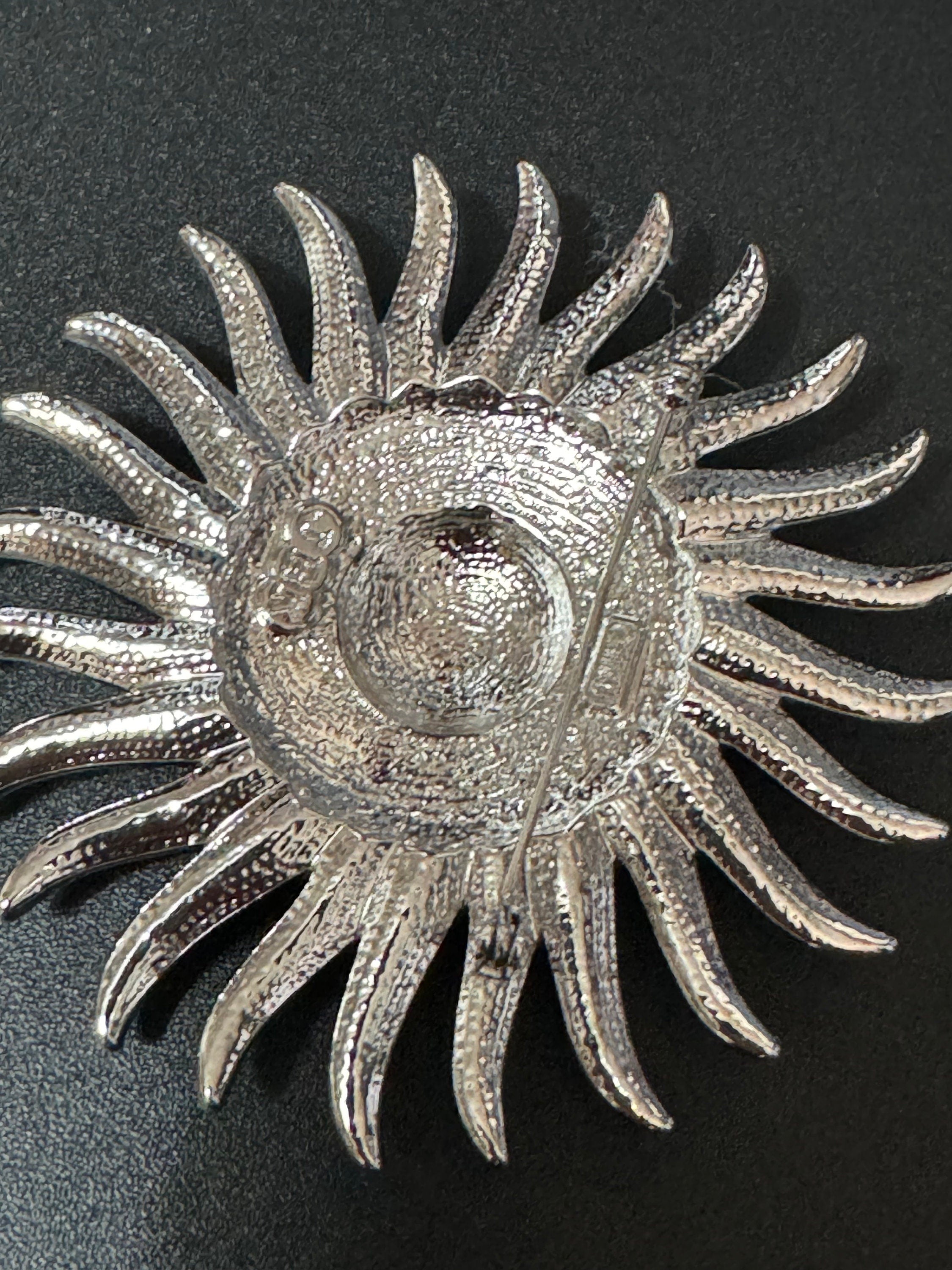 Oversized signed JBK Camrose & Kross Jacqueline Kennedy Silver tone clear rhinestone large star sun brooch