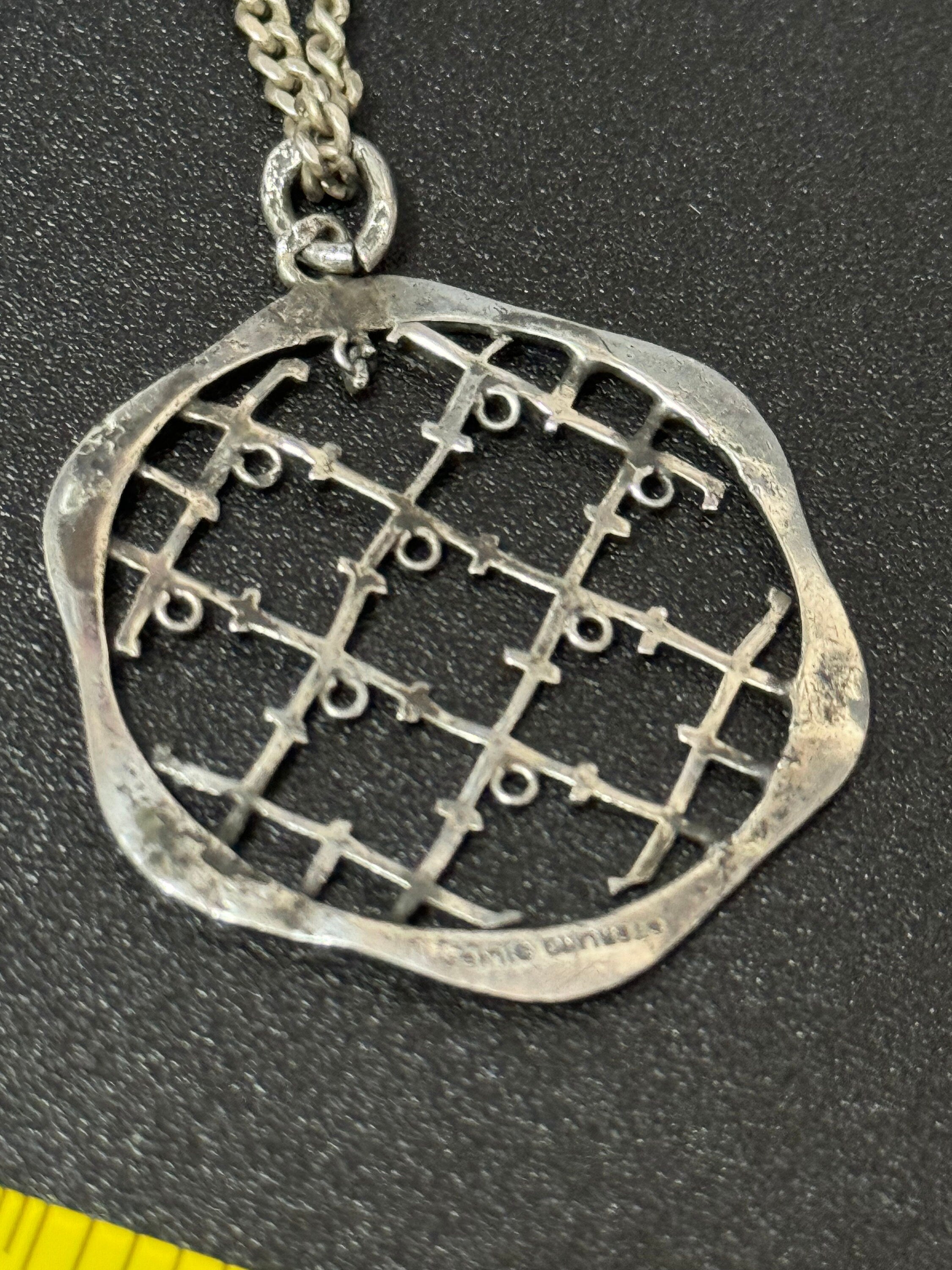Vintage 925 sterling silver abstract pendant and petite fit chain Modernist 38.5cm necklace 7 grams