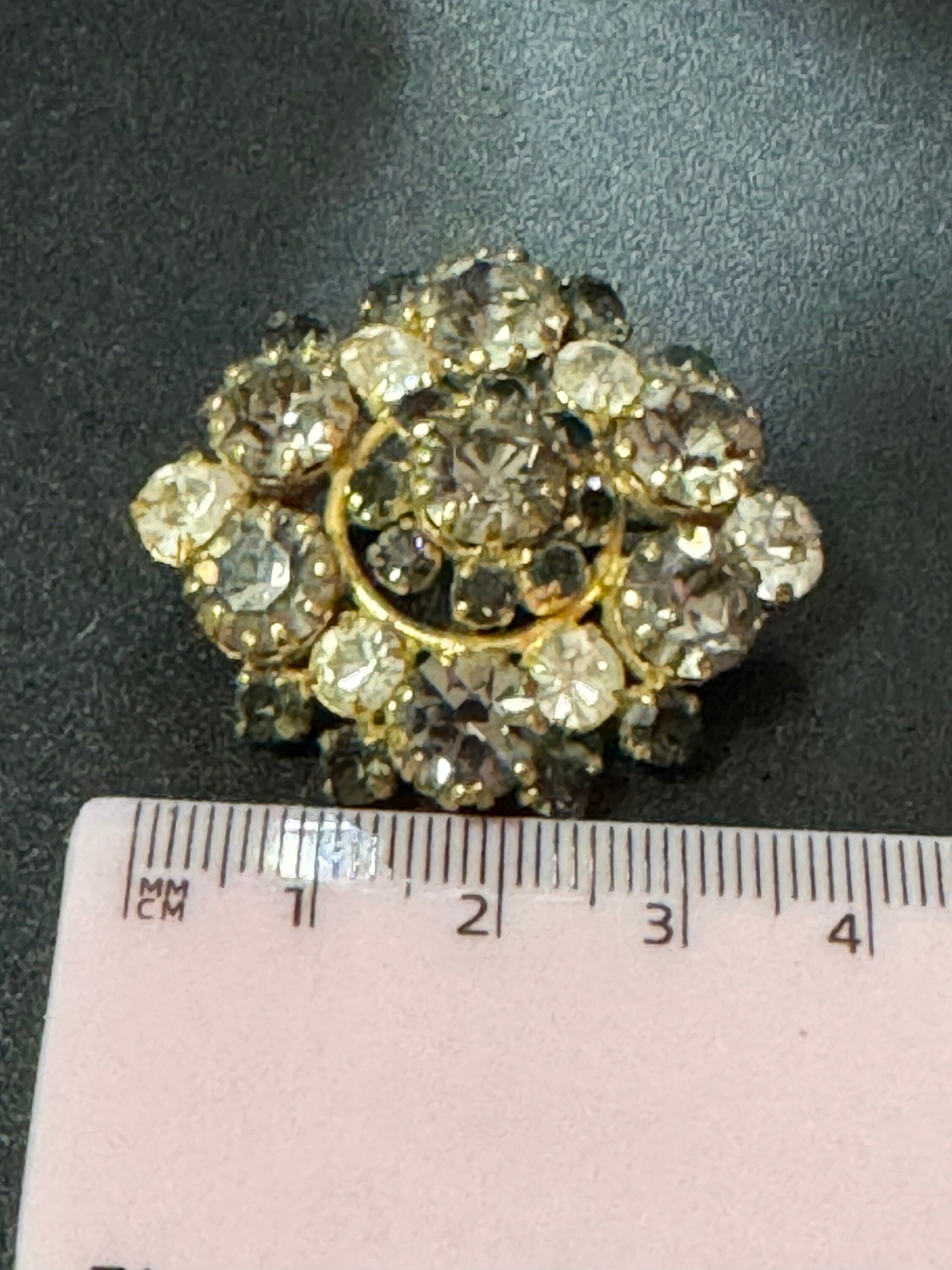 vintage gold tone light grey and clear rhinestone glass brooch 4cm