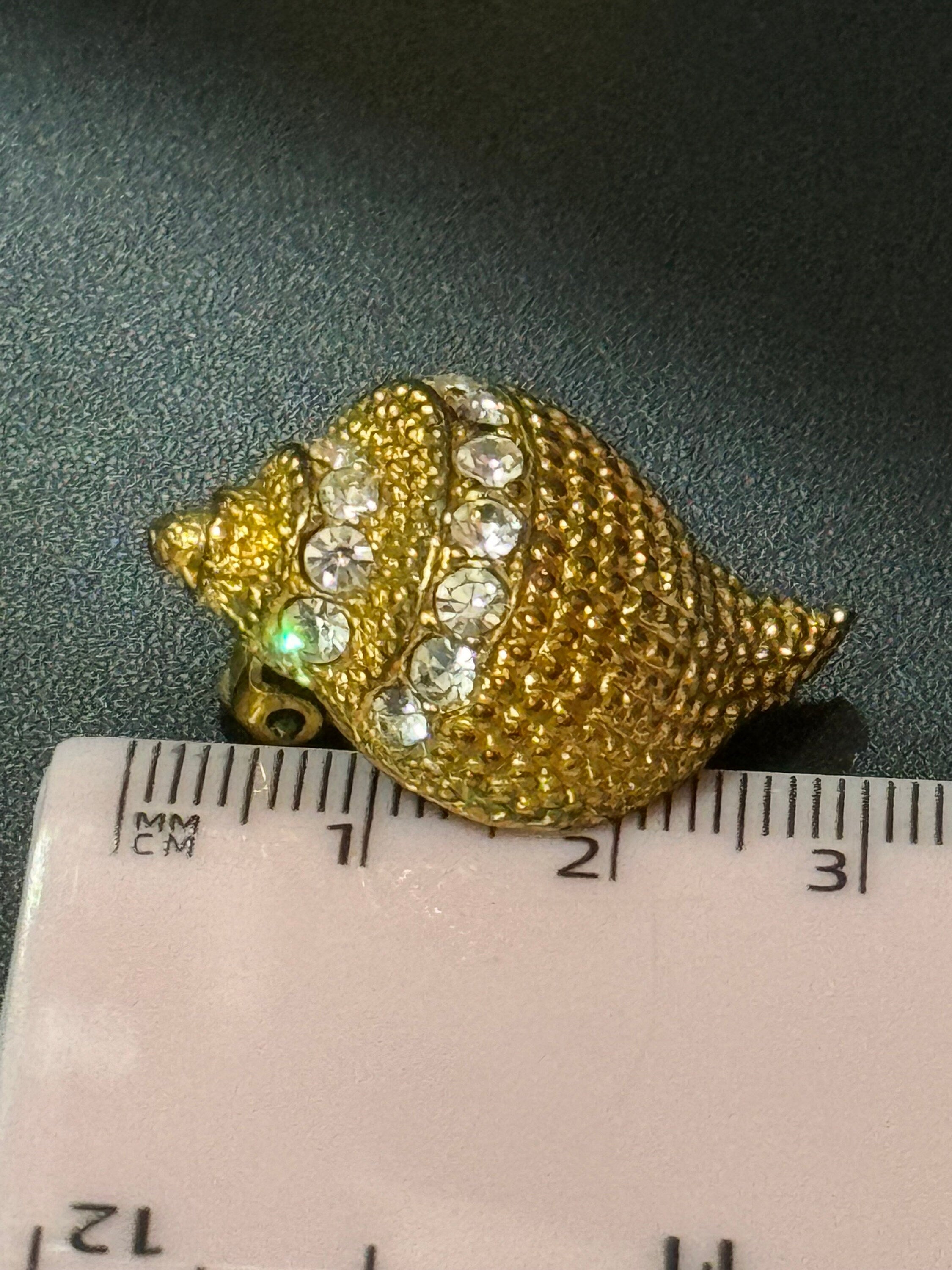high end vintage 3cm gold tone rhinestone nautical conch shell clip on earrings seashell