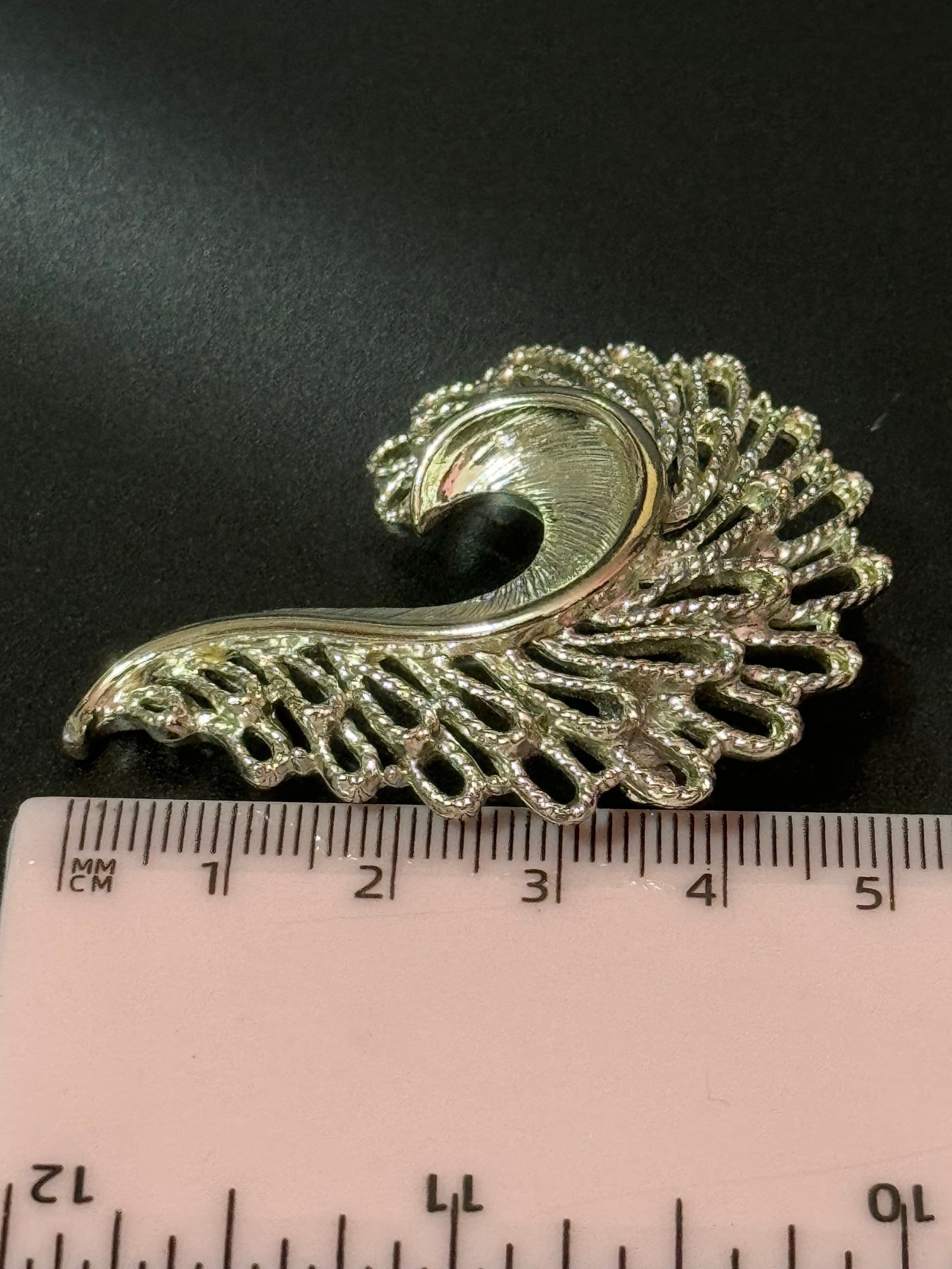 vintage modernist textured silver tone abstract brutalist swirl brooch
