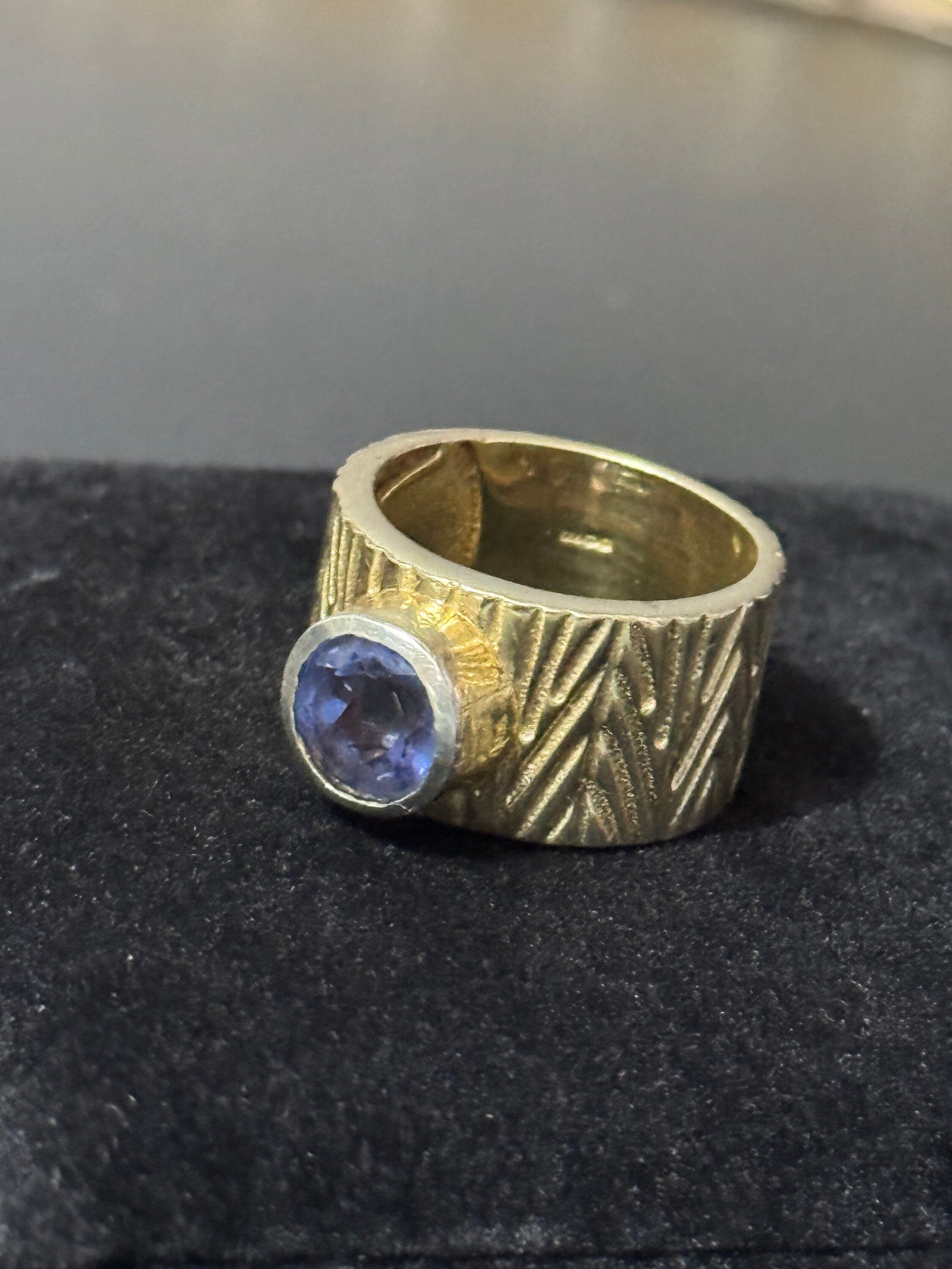 Gold Gilt Sterling Silver Amethyst Ring: Chunky Modernist Dress Ring (UK Size S.5)