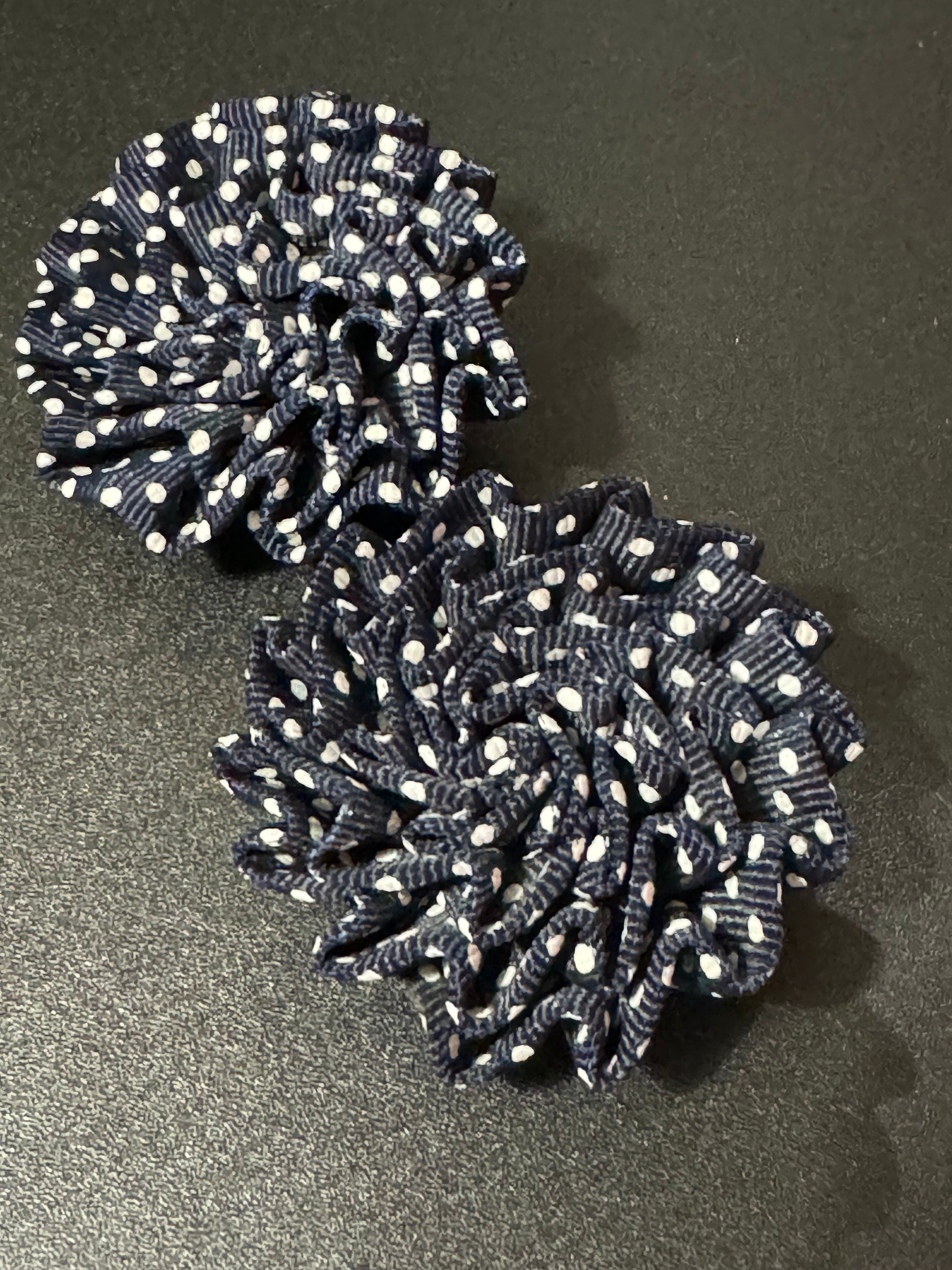pair of navy blue and white monochrome GROSGRAIN ribbon polka dot spotty shoe clips