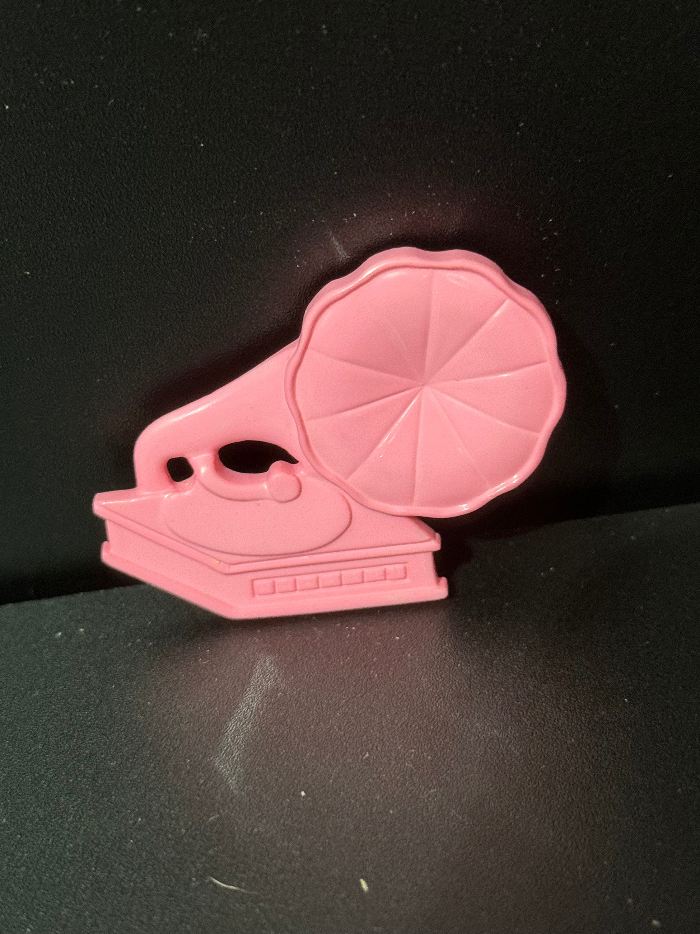 6cm vintage French early plastic celluloid bubblegum pink gramophone record player Brooch