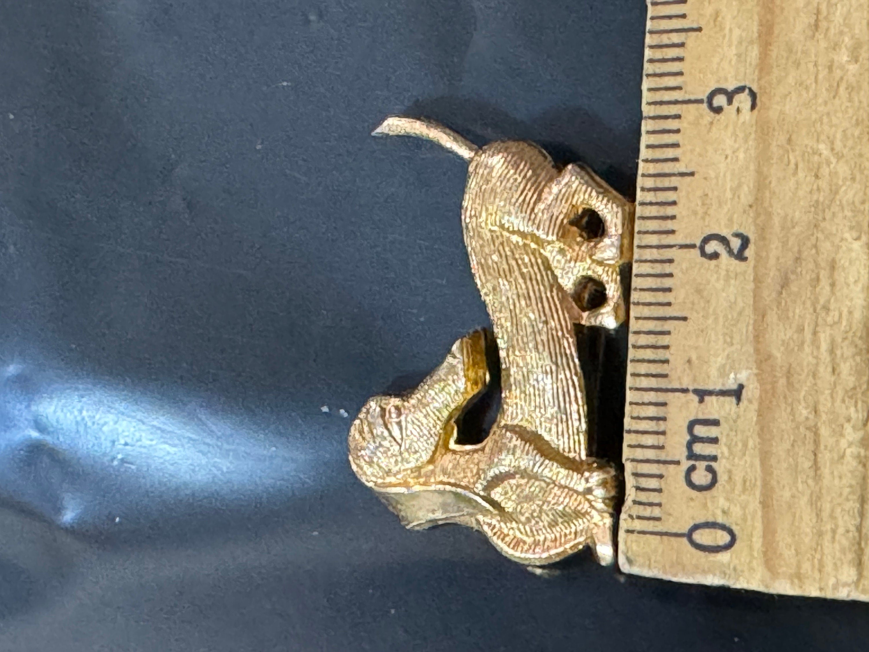 Small vintage dachshund sausage dog brooch Gold Tone
