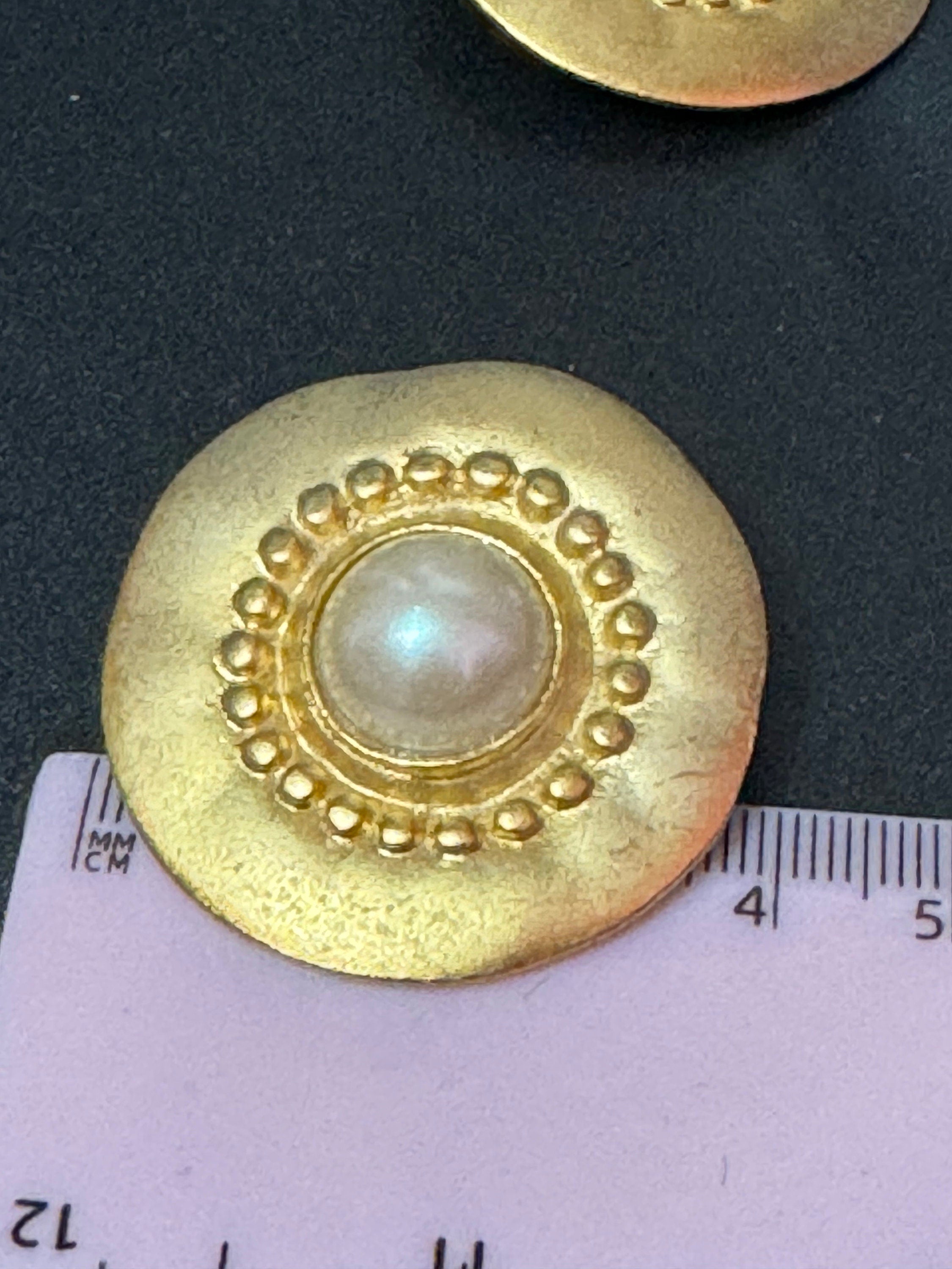 True vintage oversized 4cm Matt Gold tone faux pearl cabochon round Etruscan clip on earrings 1990s