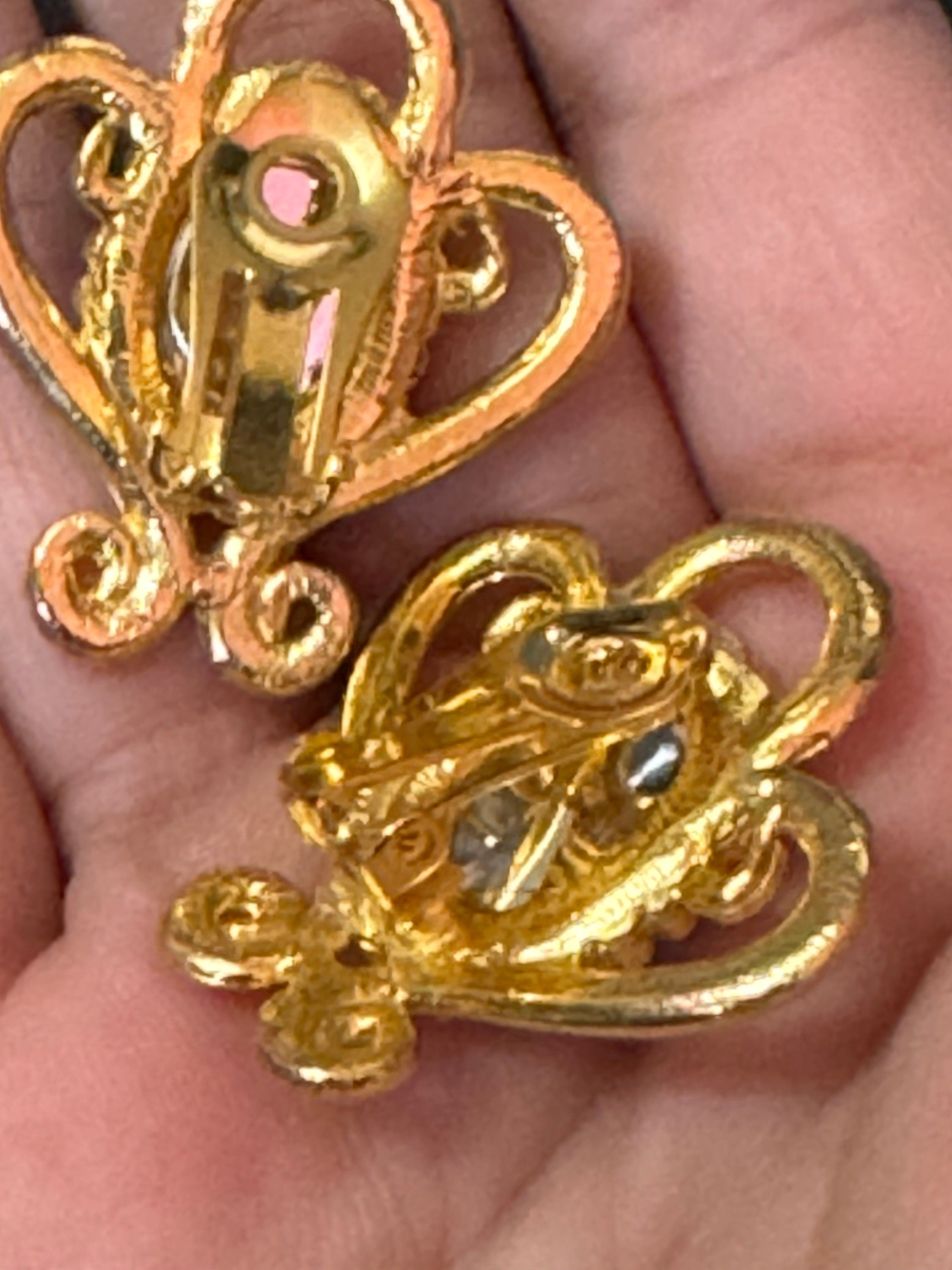 True vintage oversized 3cm Gold tone bright ruby red cabochon open work Gripoix style clip on earrings 1980s