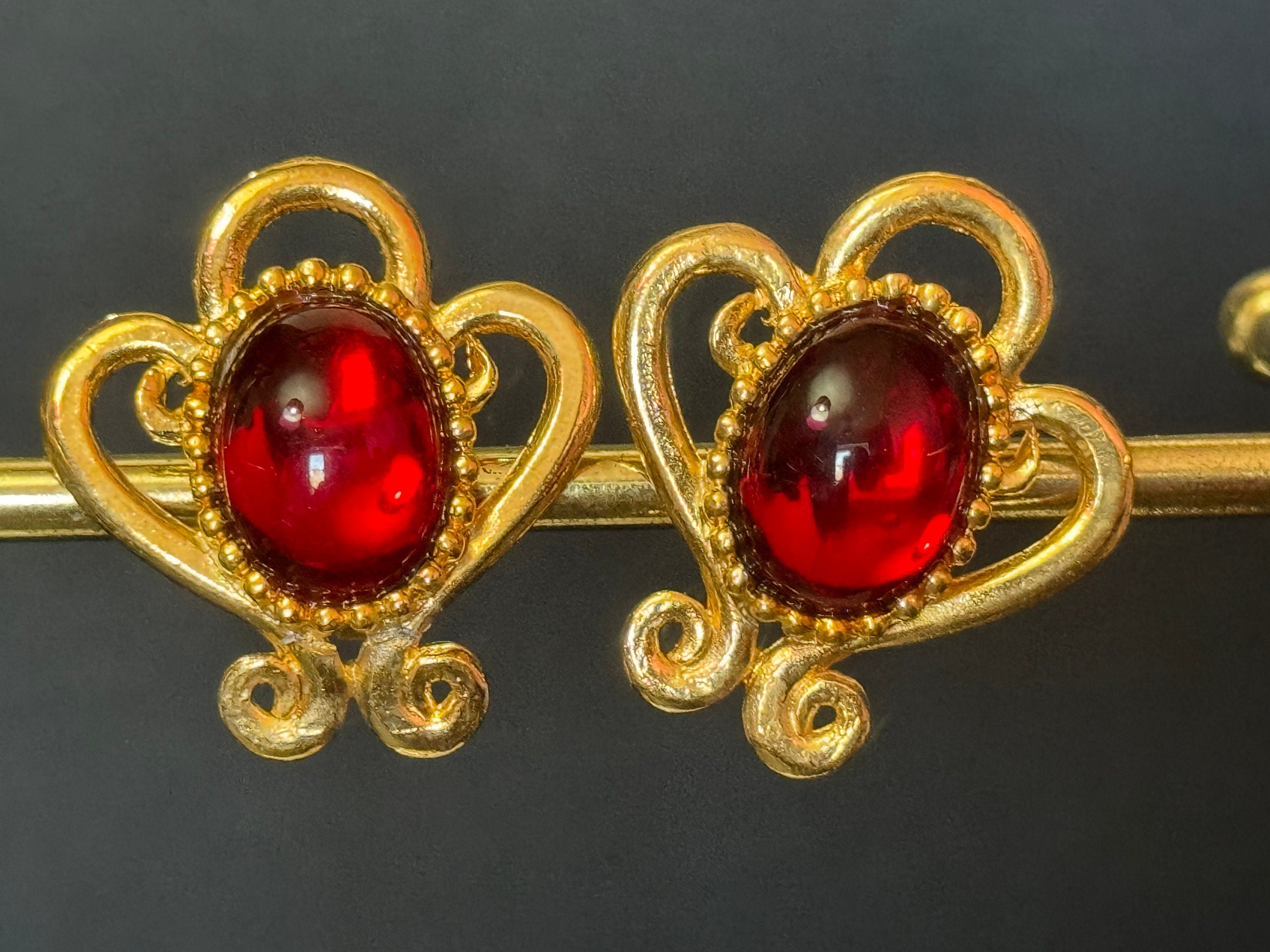 True vintage oversized 3cm Gold tone bright ruby red cabochon open work Gripoix style clip on earrings 1980s