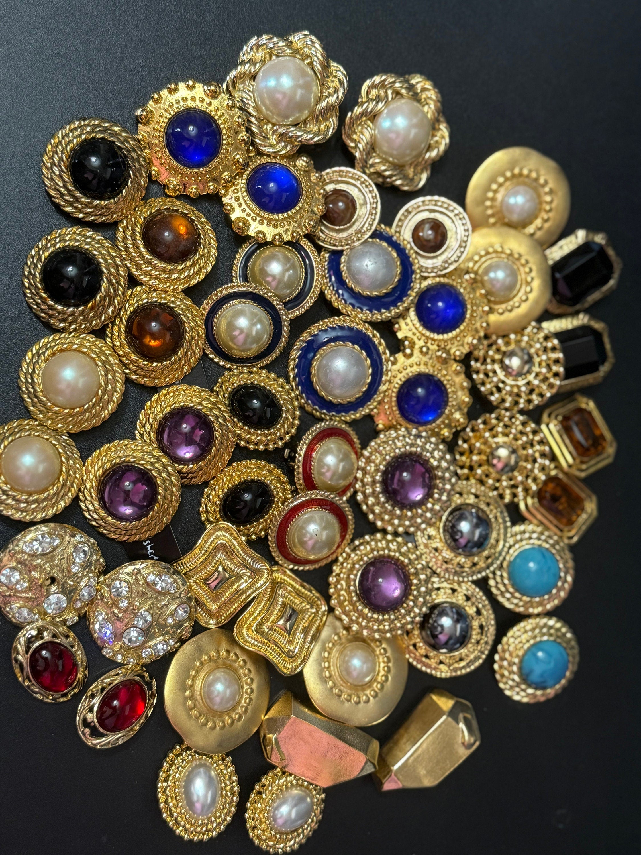 True vintage oversized 3cm Gold tone bright ruby red cabochon open work Gripoix style clip on earrings 1980s