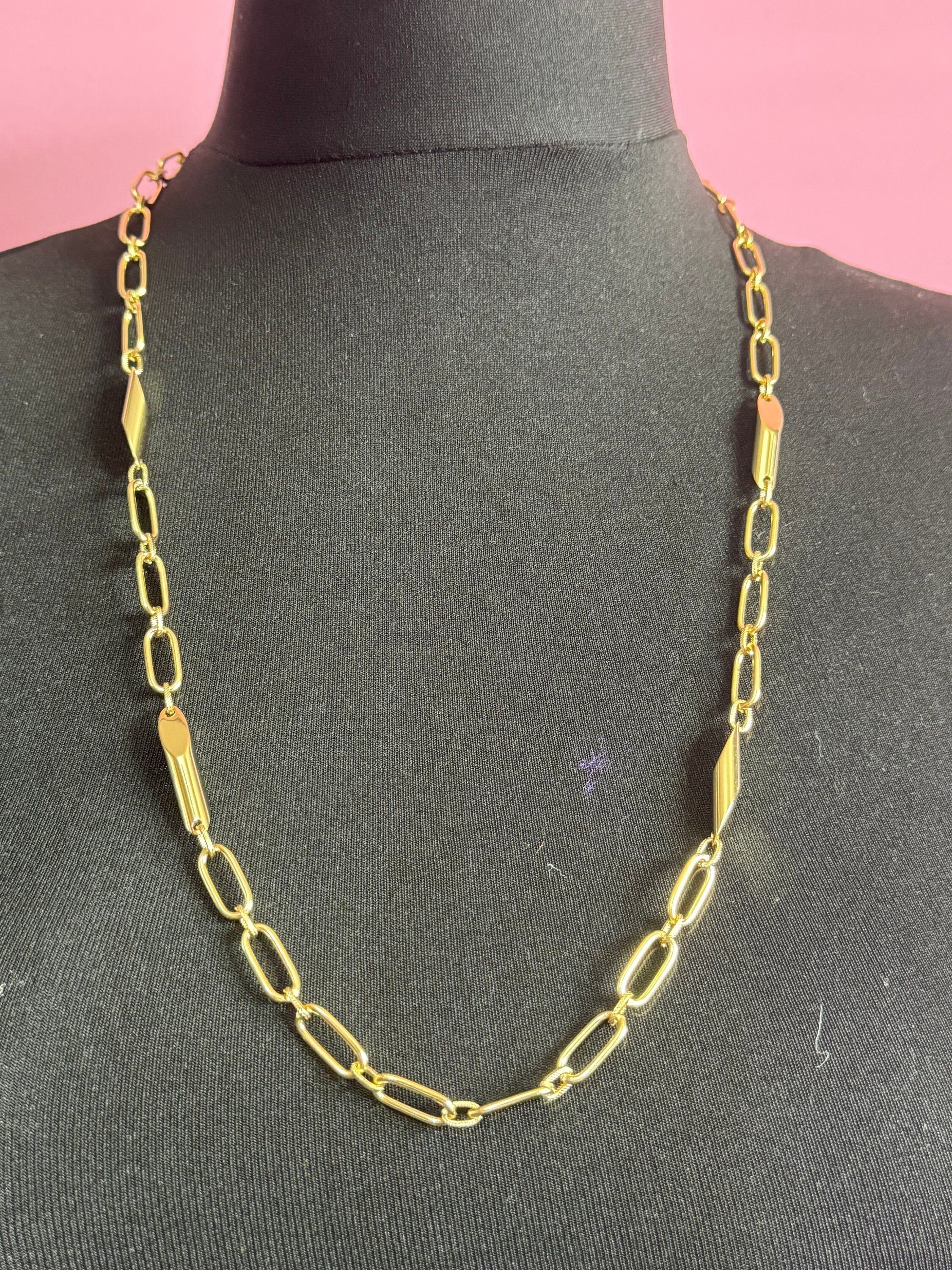 23” 76cm long 1980s gold tone fancy link station necklace for layering