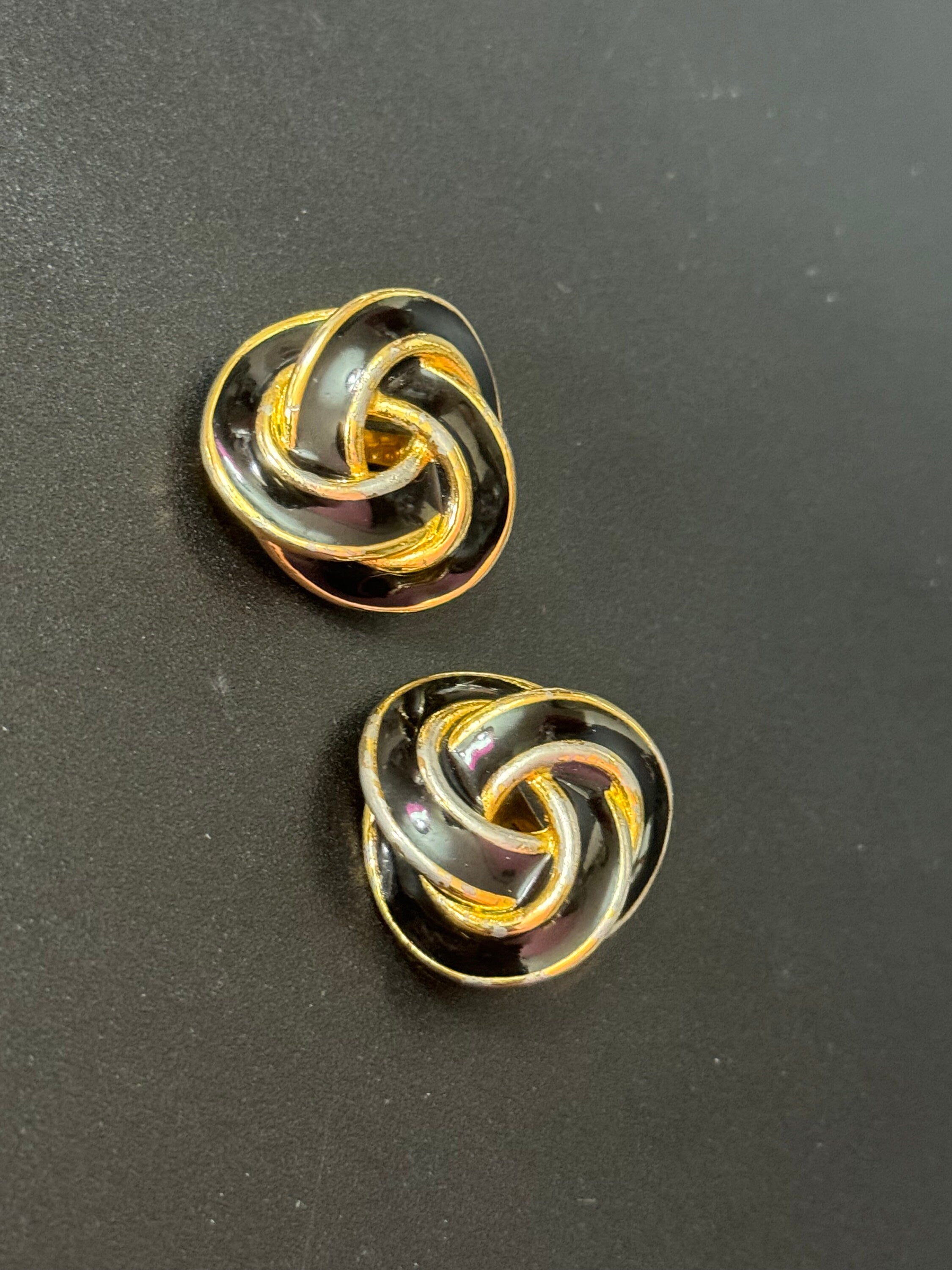 Signed KJL Kenneth Lane Vintage pair black gold tone classic knot clip on earrings