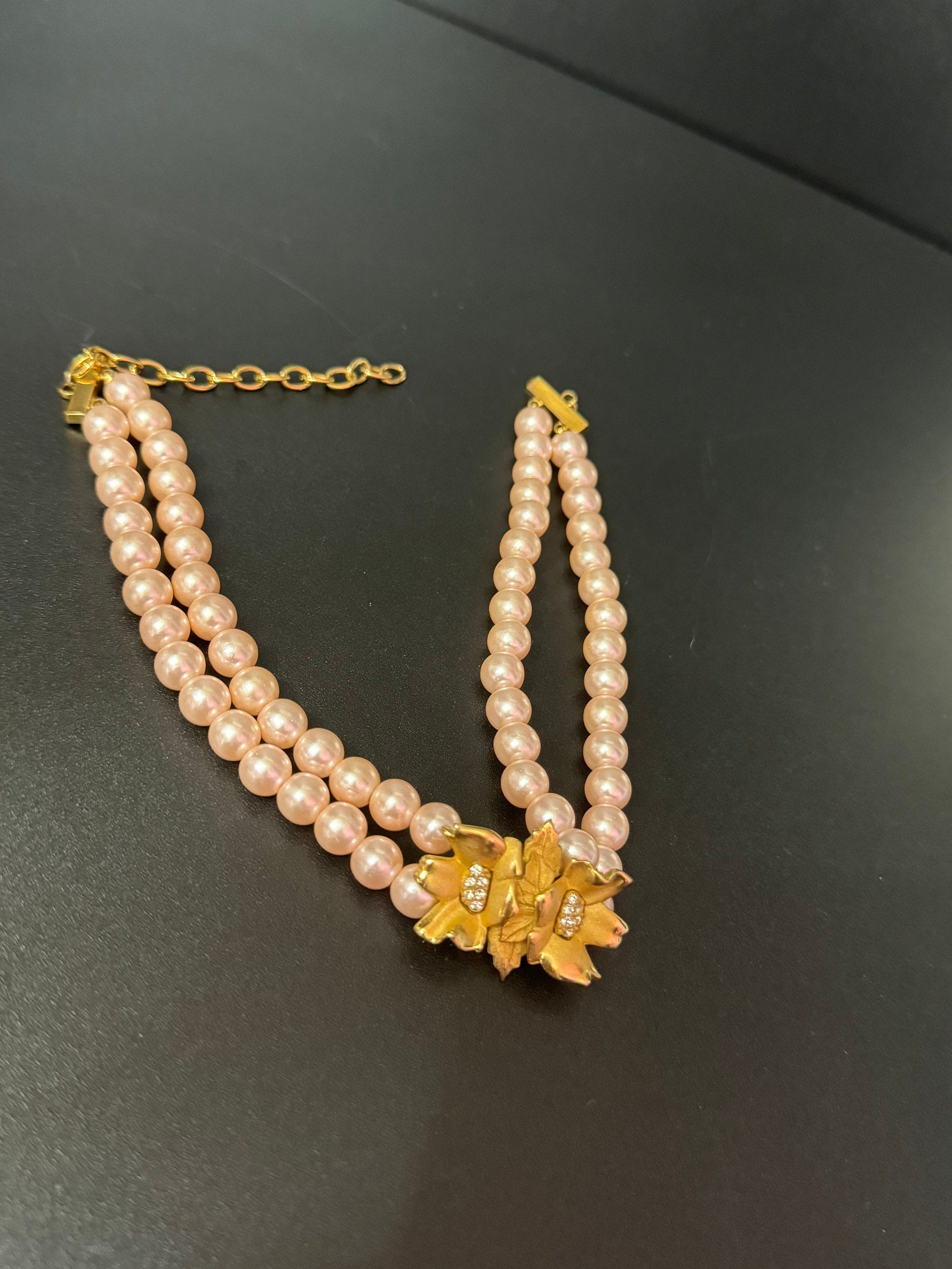 Petite fit 37cm signed RICHELIEU high end vintage pink faux pearl gold tone detail choker necklace