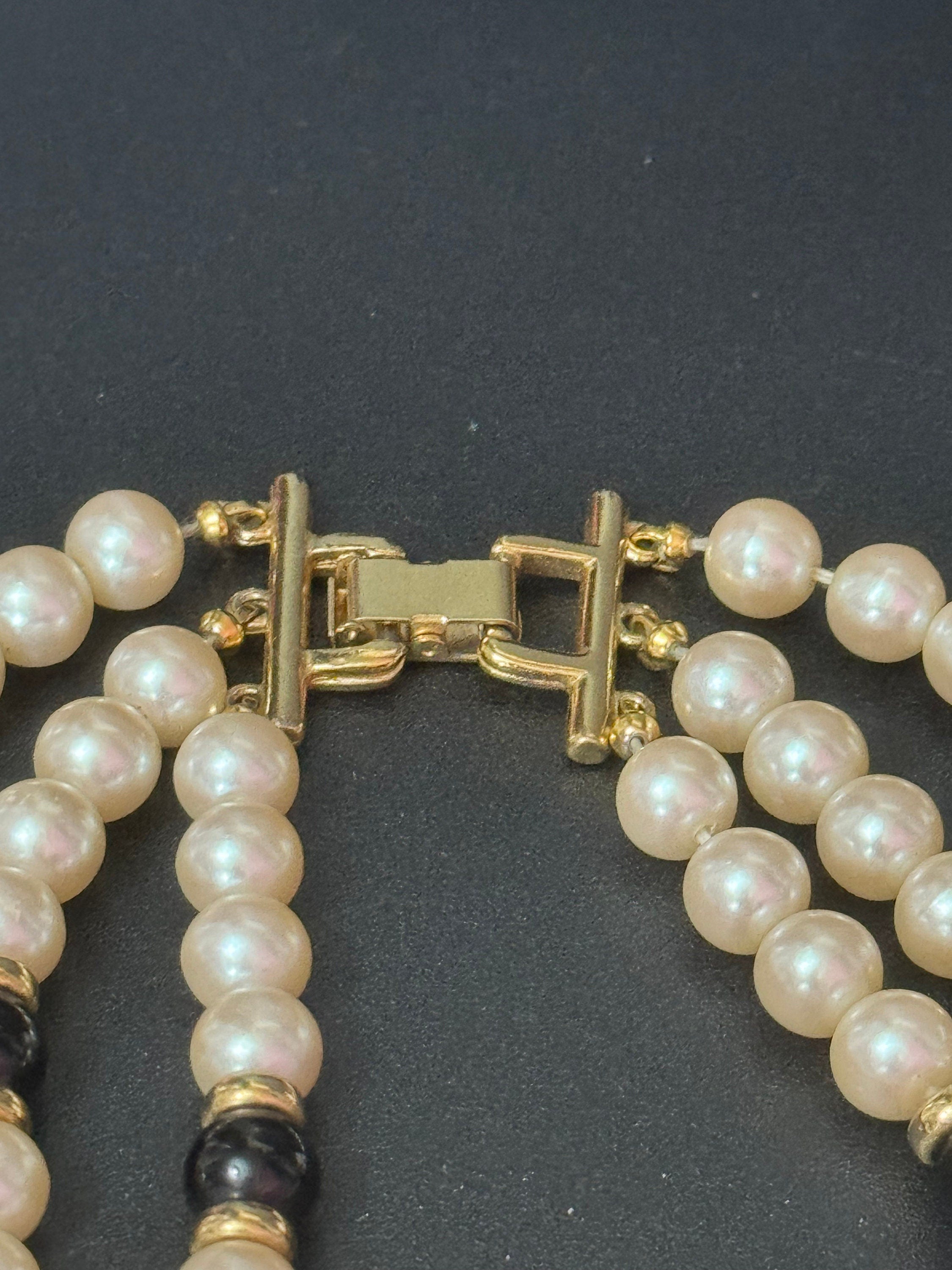 Retro Faux Pearl Choker: Black, Gold & Cream Triple Strand (44cm)