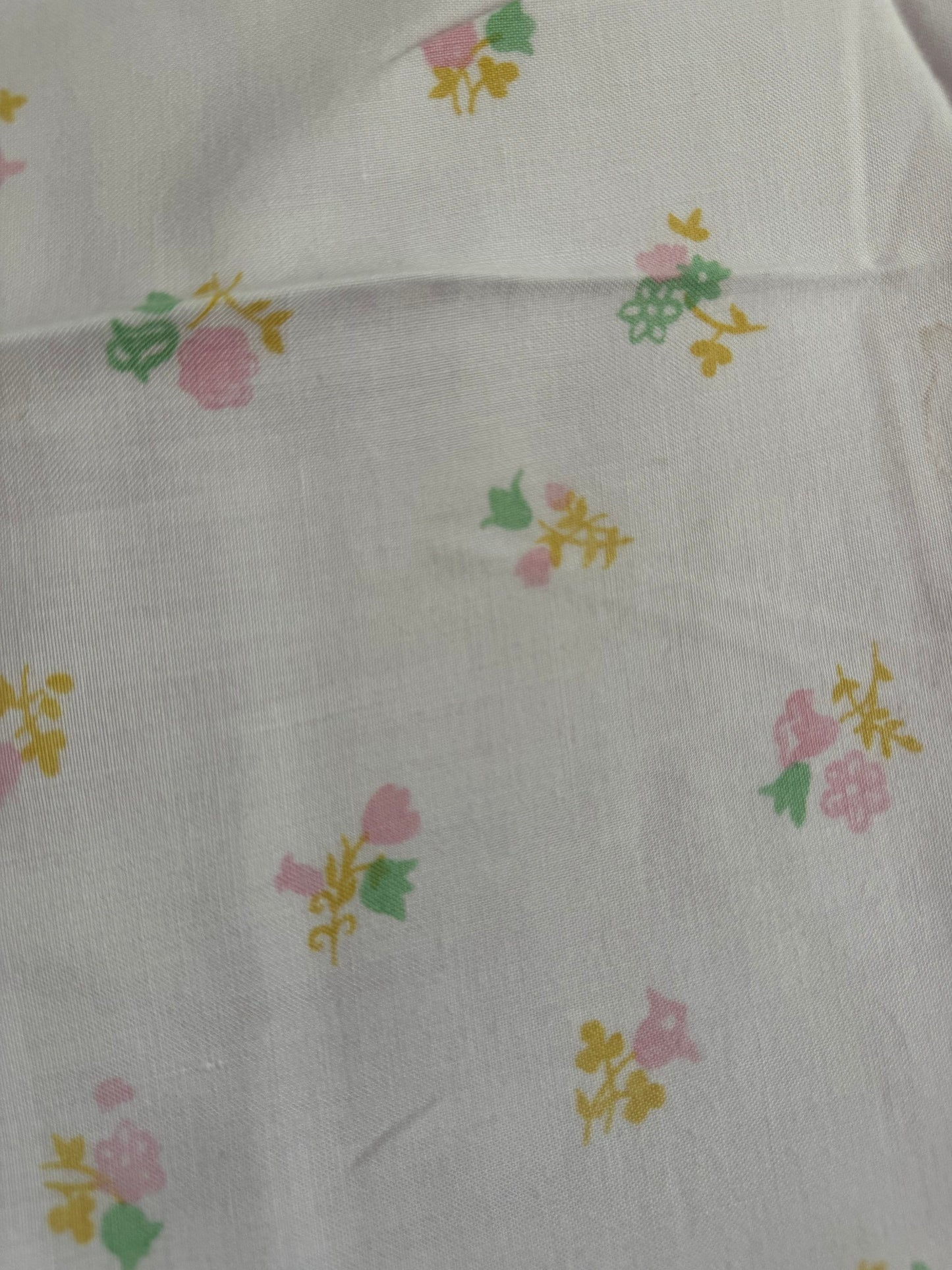 32” faded pink crochet edge floral ribbons Vintage printed tablecloth for tea party