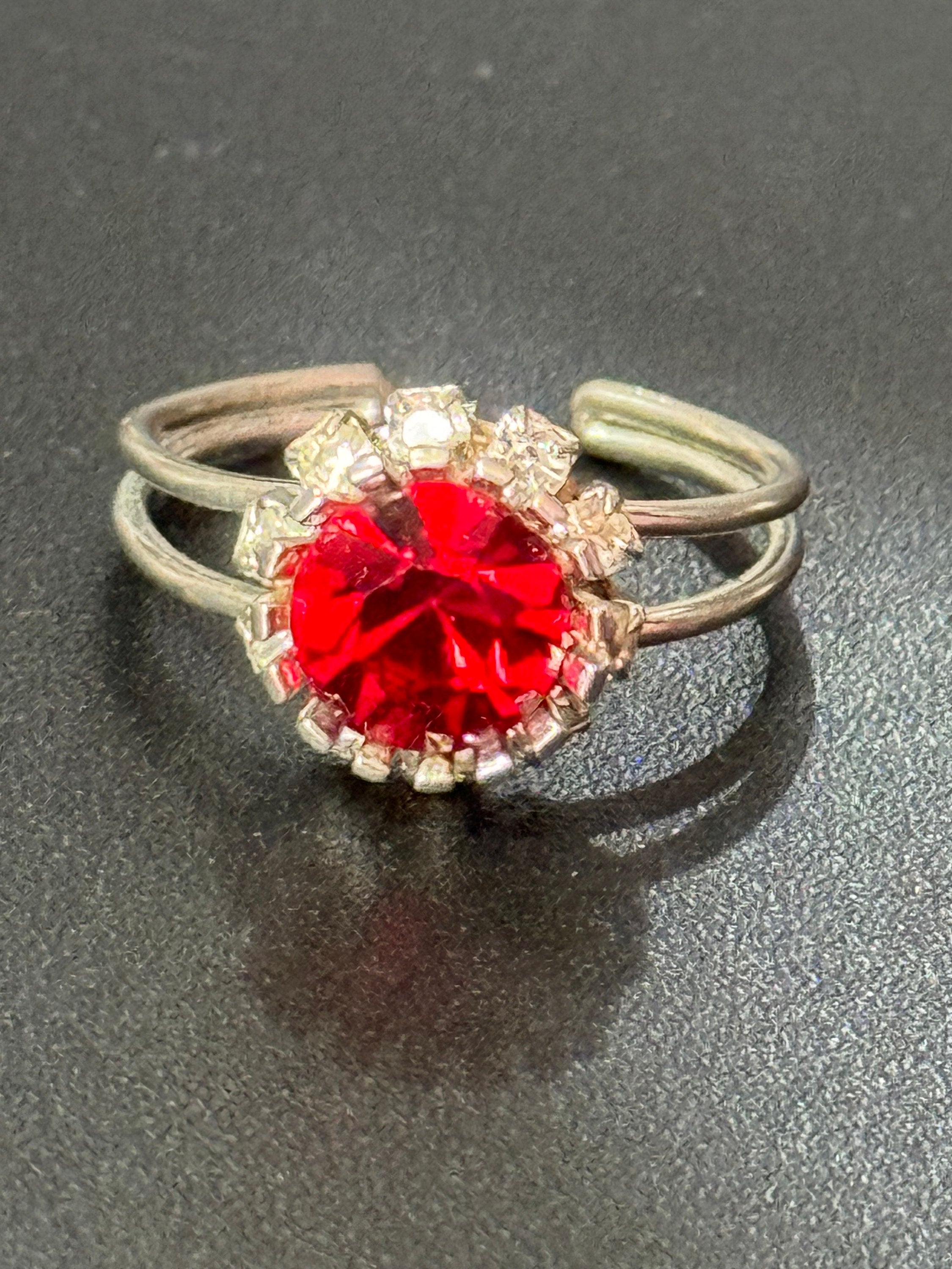 red ruby glass Paste Adjustable silver tone cocktail dress ring 1970s k l m n o