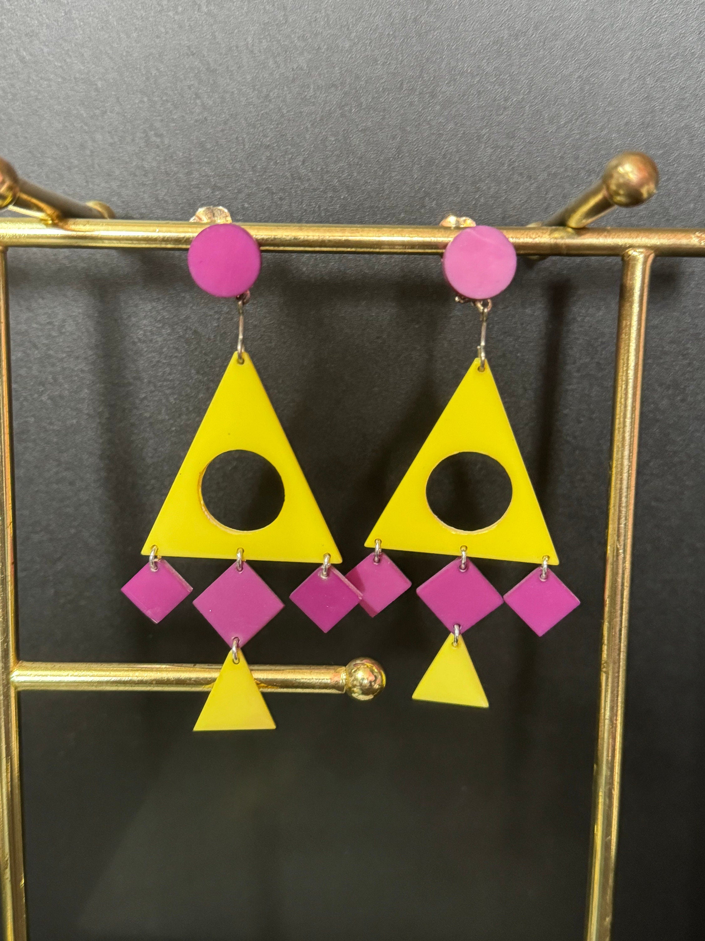 true vintage 1960s French early plastic clip on earrings dangly earrings purple and yellow geometric