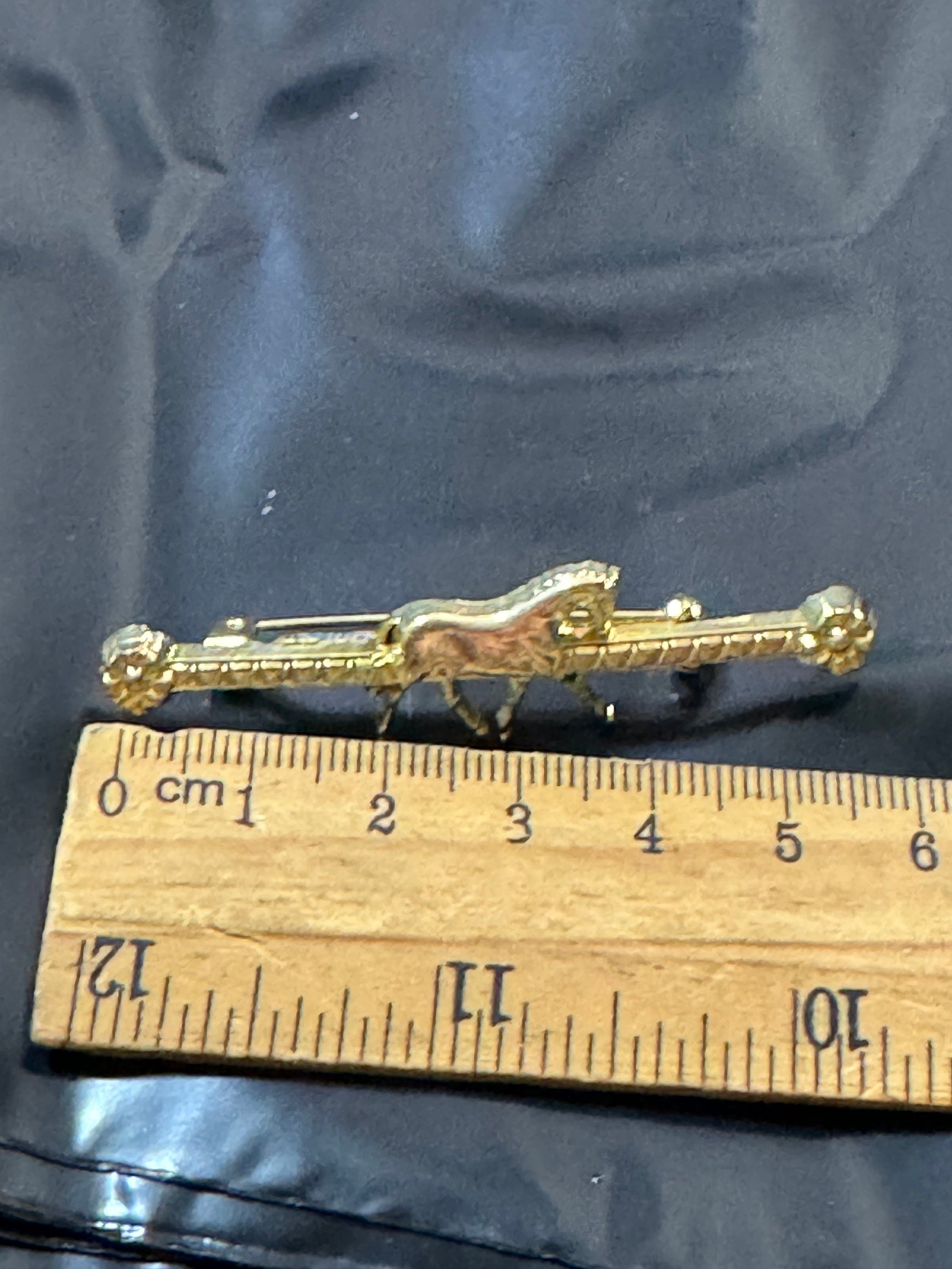 Small vintage dachshund sausage dog brooch Gold Tone
